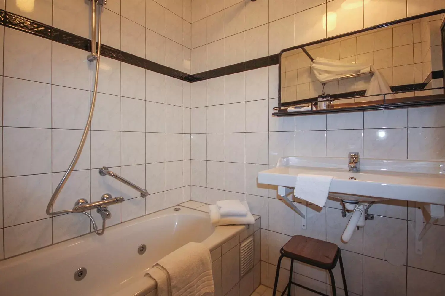 Shower, Bathroom in Logement 3B