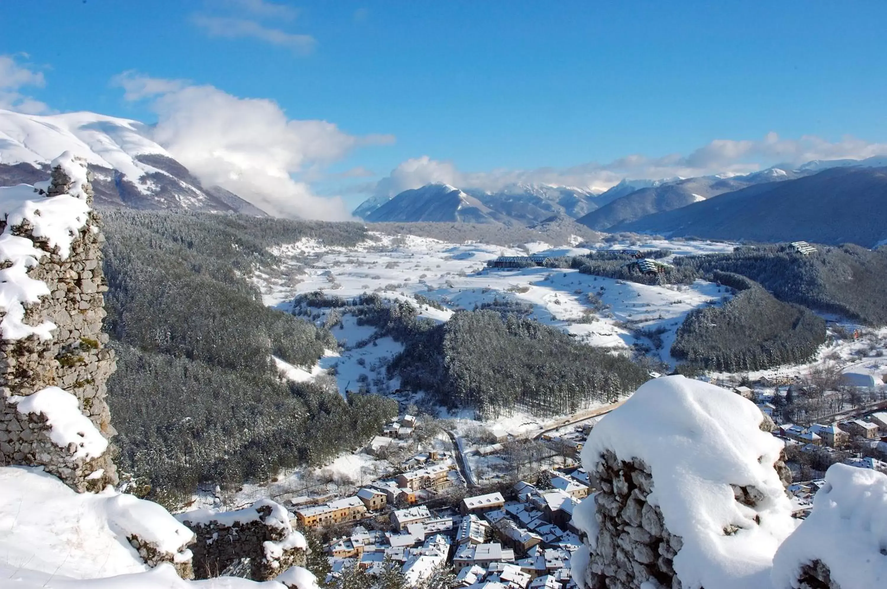 Natural landscape, Winter in LH Albergo Il Picchio