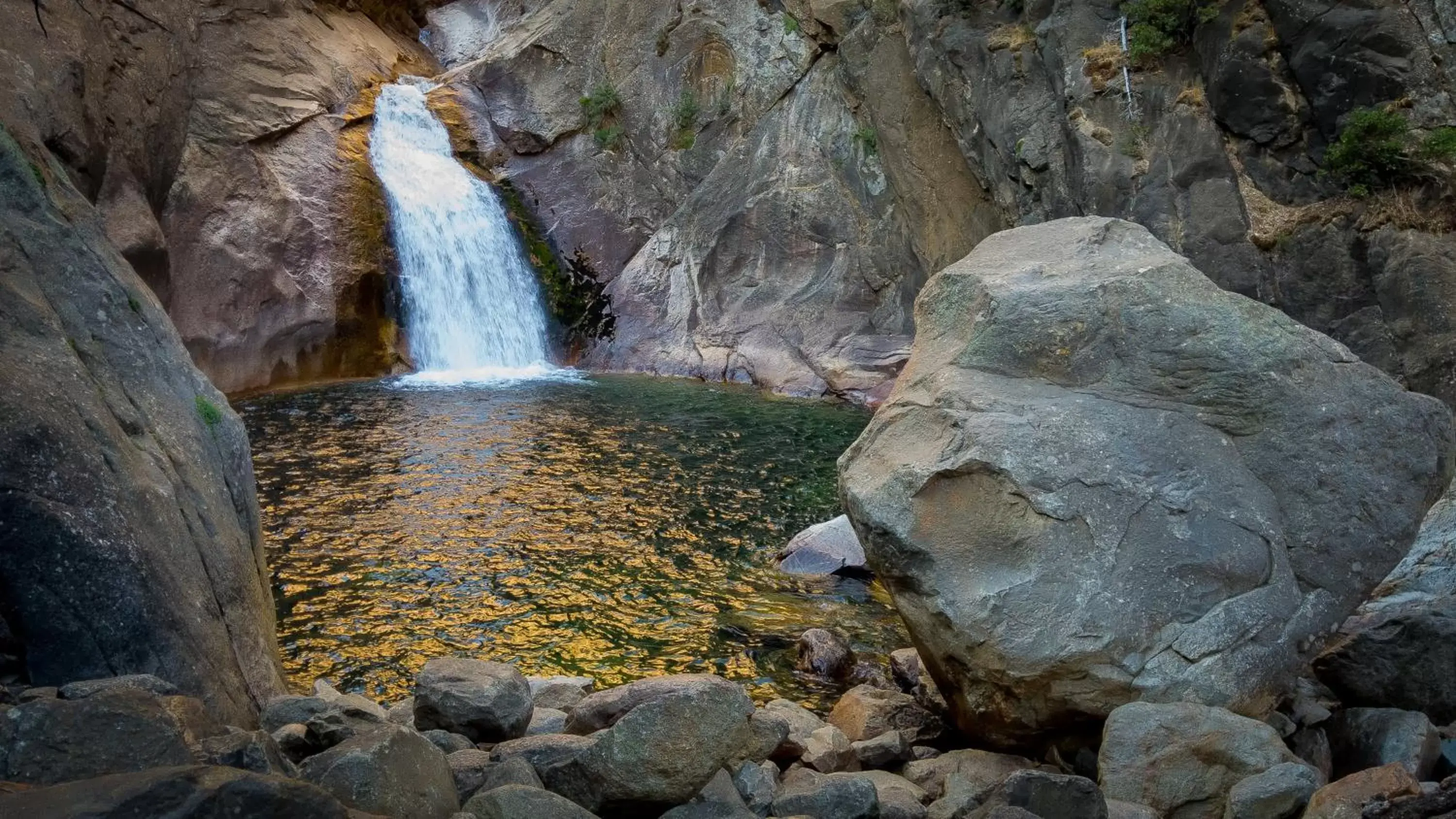 Nearby landmark, Natural Landscape in Genas's Sierra Inn & Restaurant