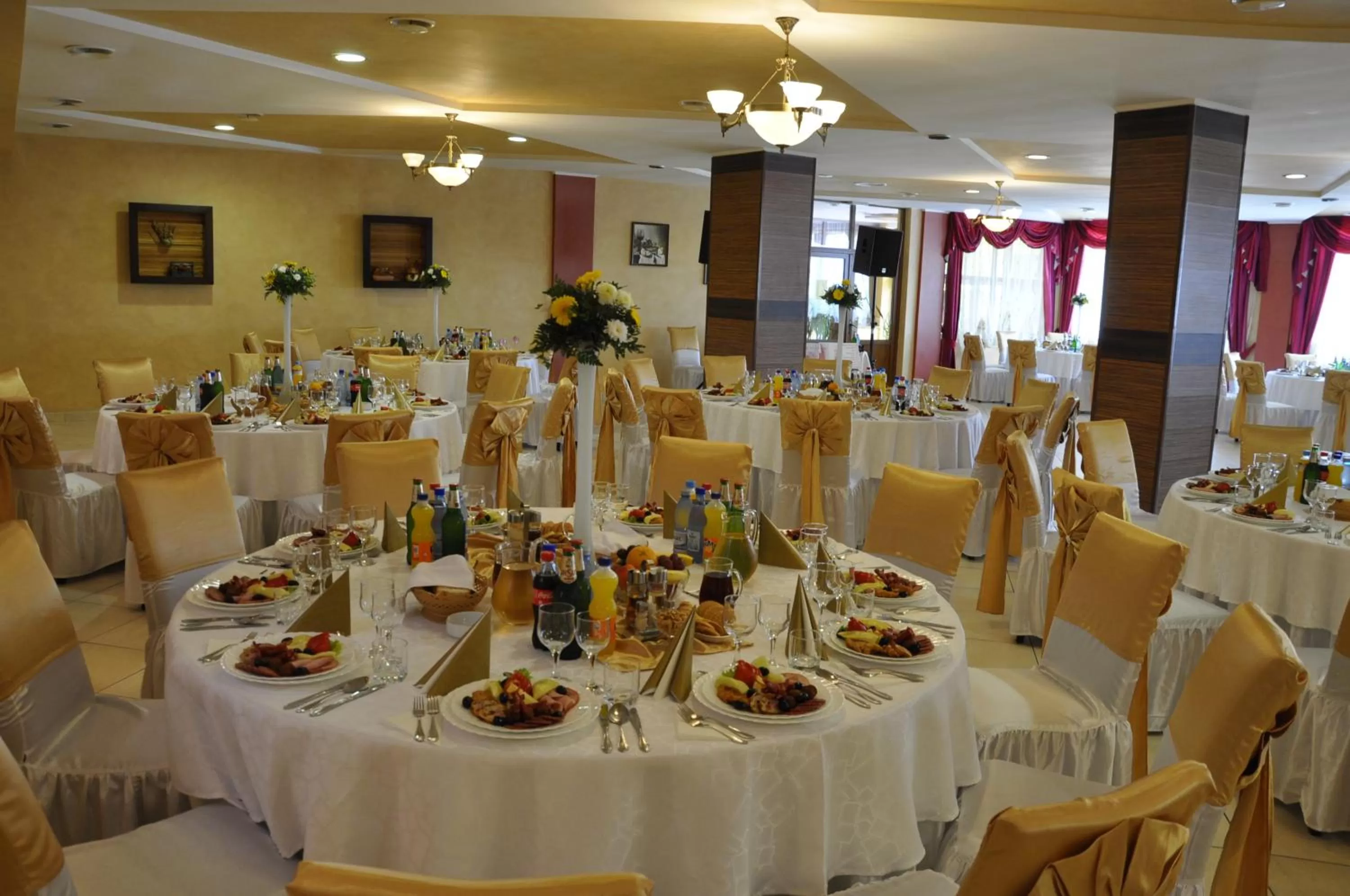 Restaurant/places to eat in Hotel Edelweiss