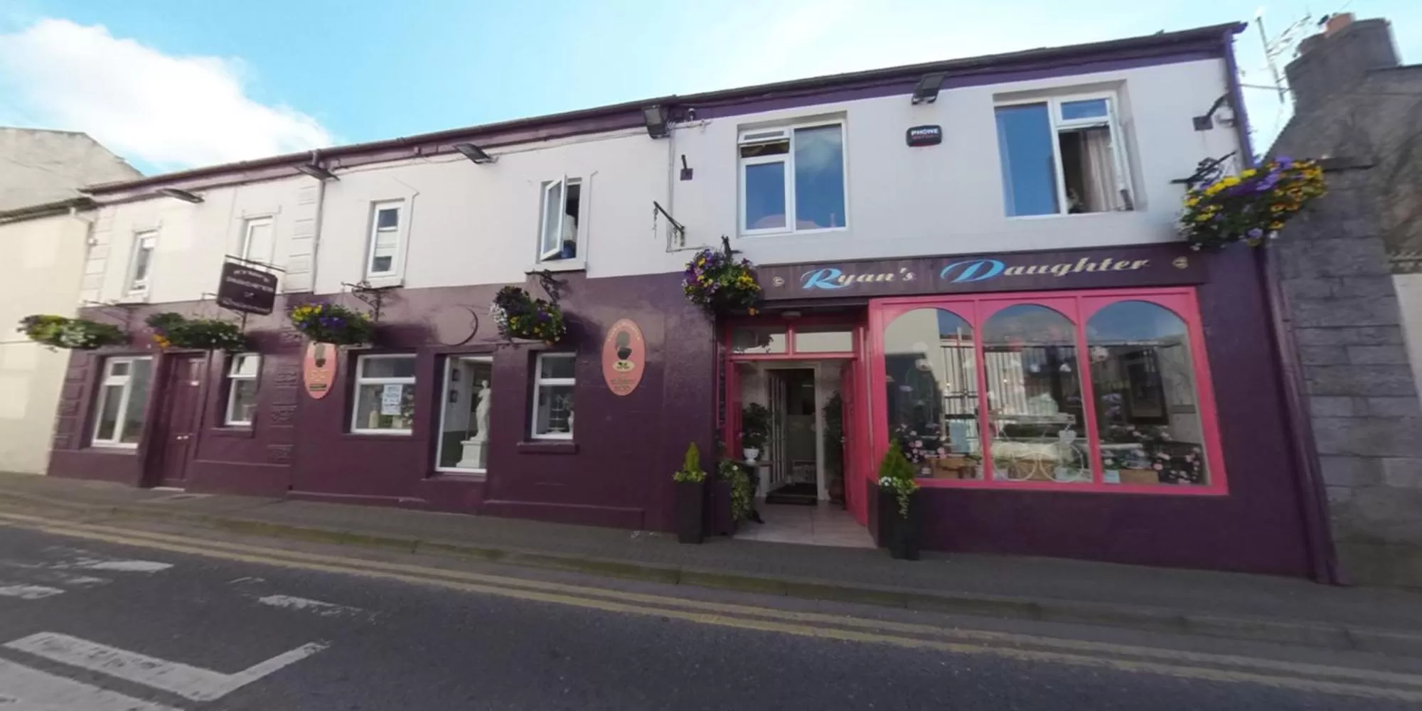 Property Building in Ryan's Daughter B&B