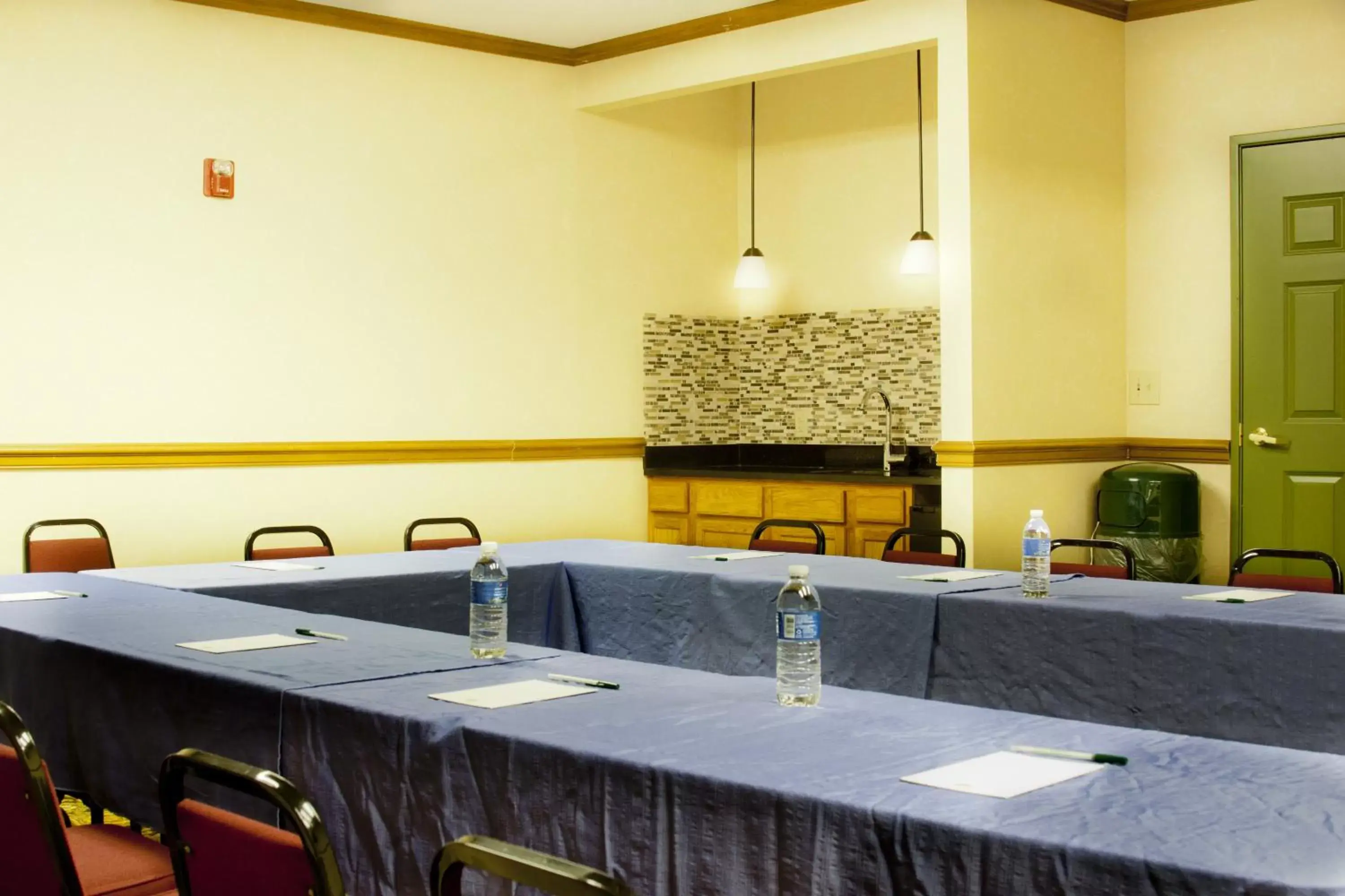 Meeting/conference room in Country Inn & Suites by Radisson, Macedonia, OH