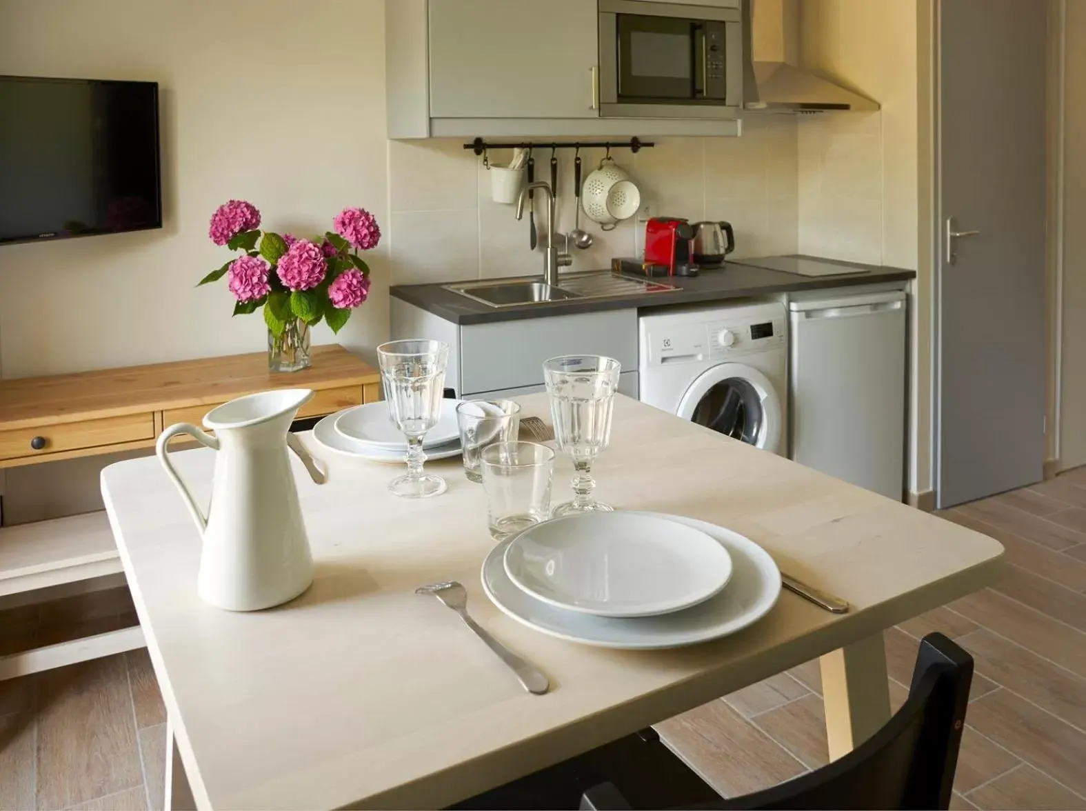 Dining Area in Revigora