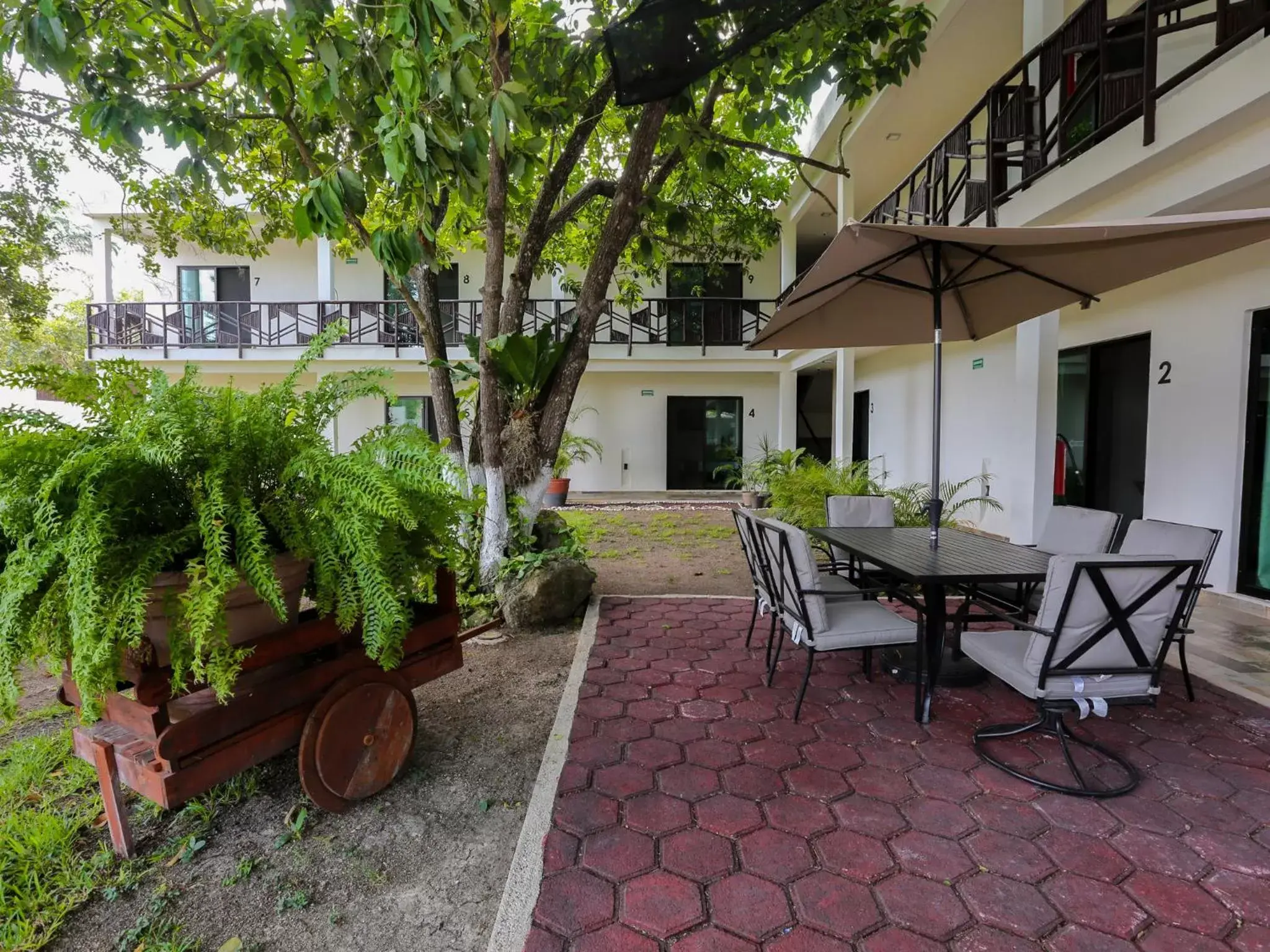 Patio in Hotel Maalob Che Bacalar by Rotamundos