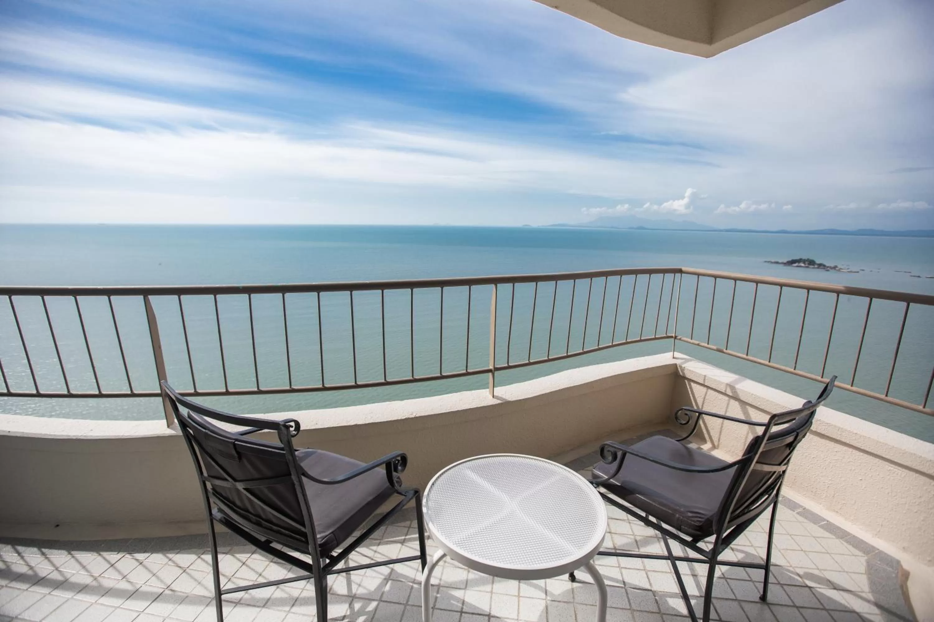 Sea view in Rainbow Paradise Beach Resort