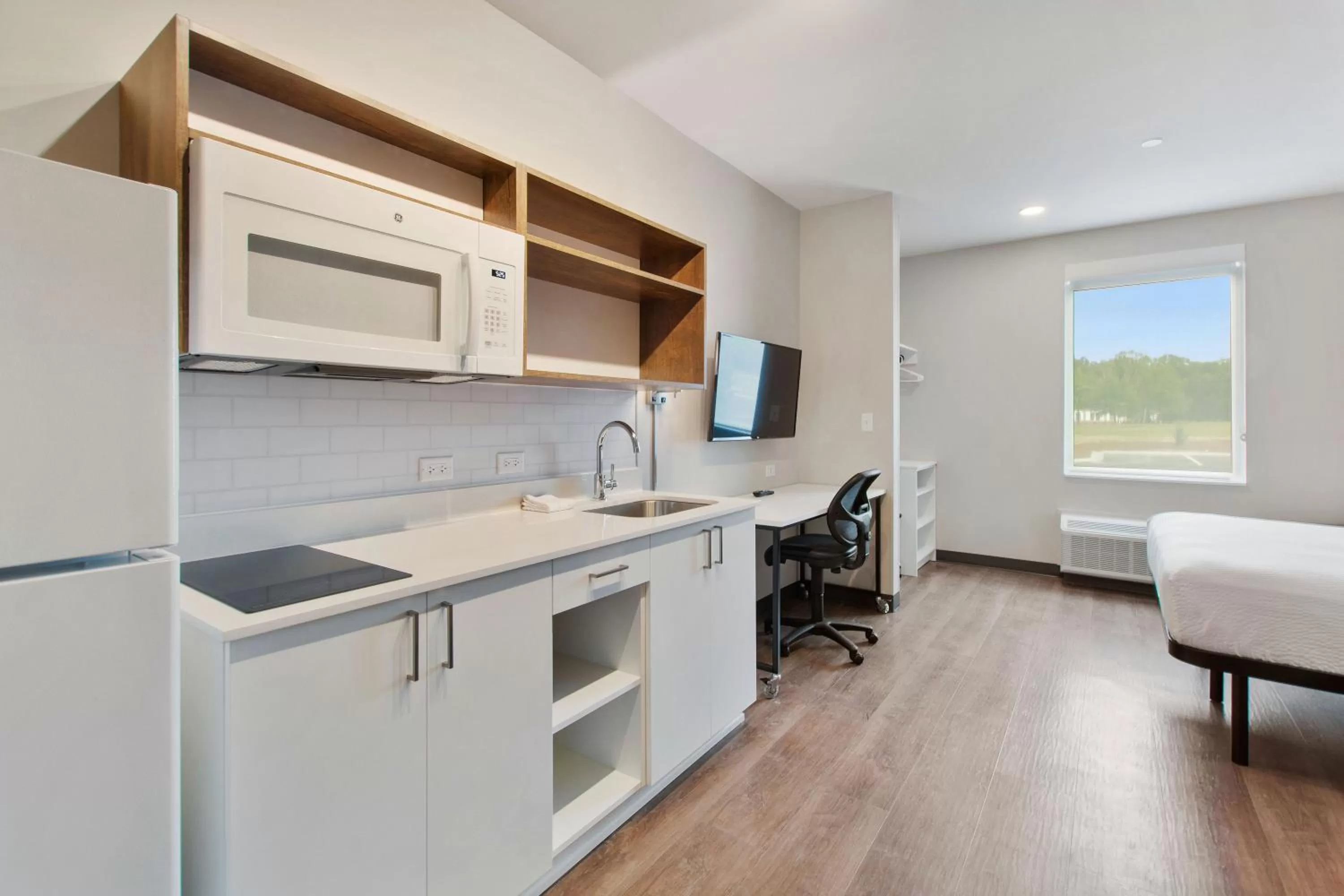 TV and multimedia in Extended Stay America Premier Suites - Bluffton - Hilton Head