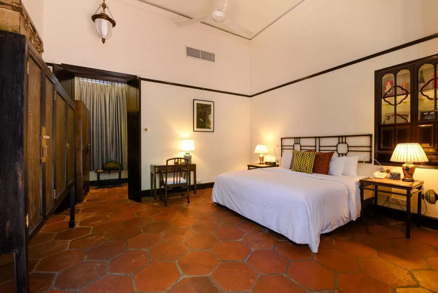 Photo of the whole room, Bed in Cheong Fatt Tze - The Blue Mansion