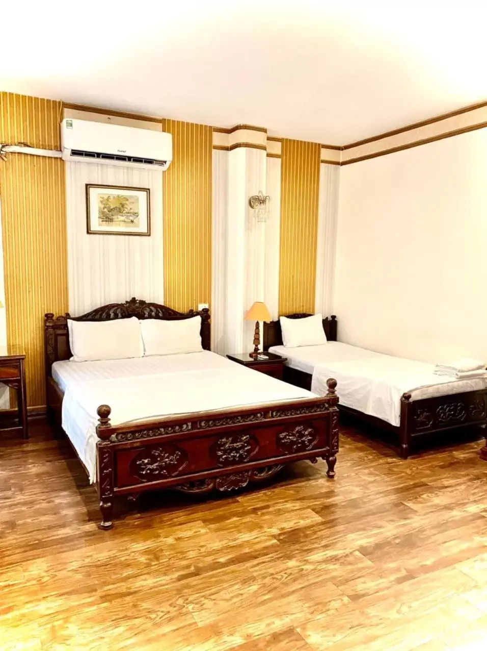 Bedroom, Bed in Hanoi Marriotte Hotel