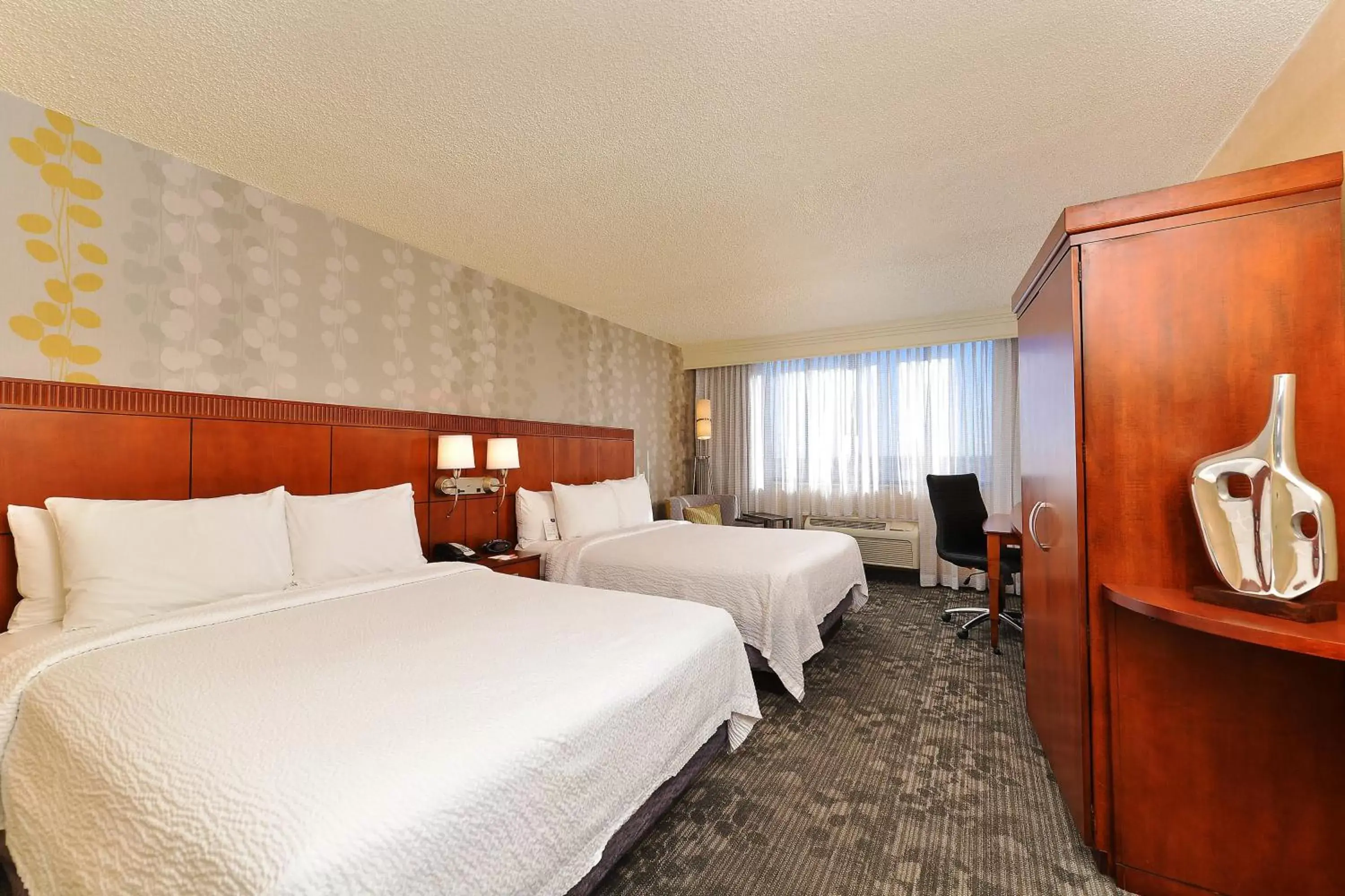 Photo of the whole room, Bed in Courtyard by Marriott Denver Cherry Creek