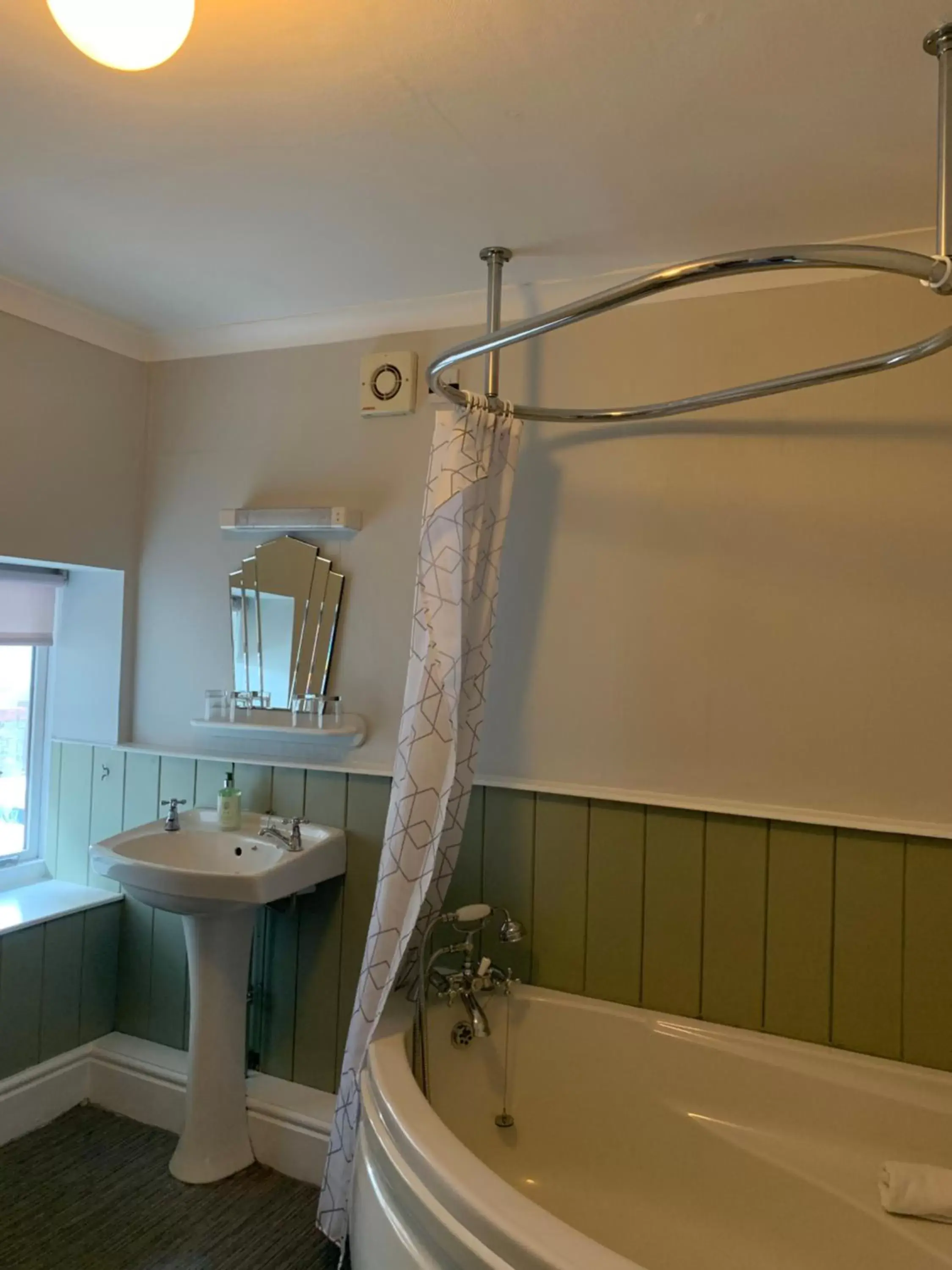 Bathroom in The Beacons Guest House