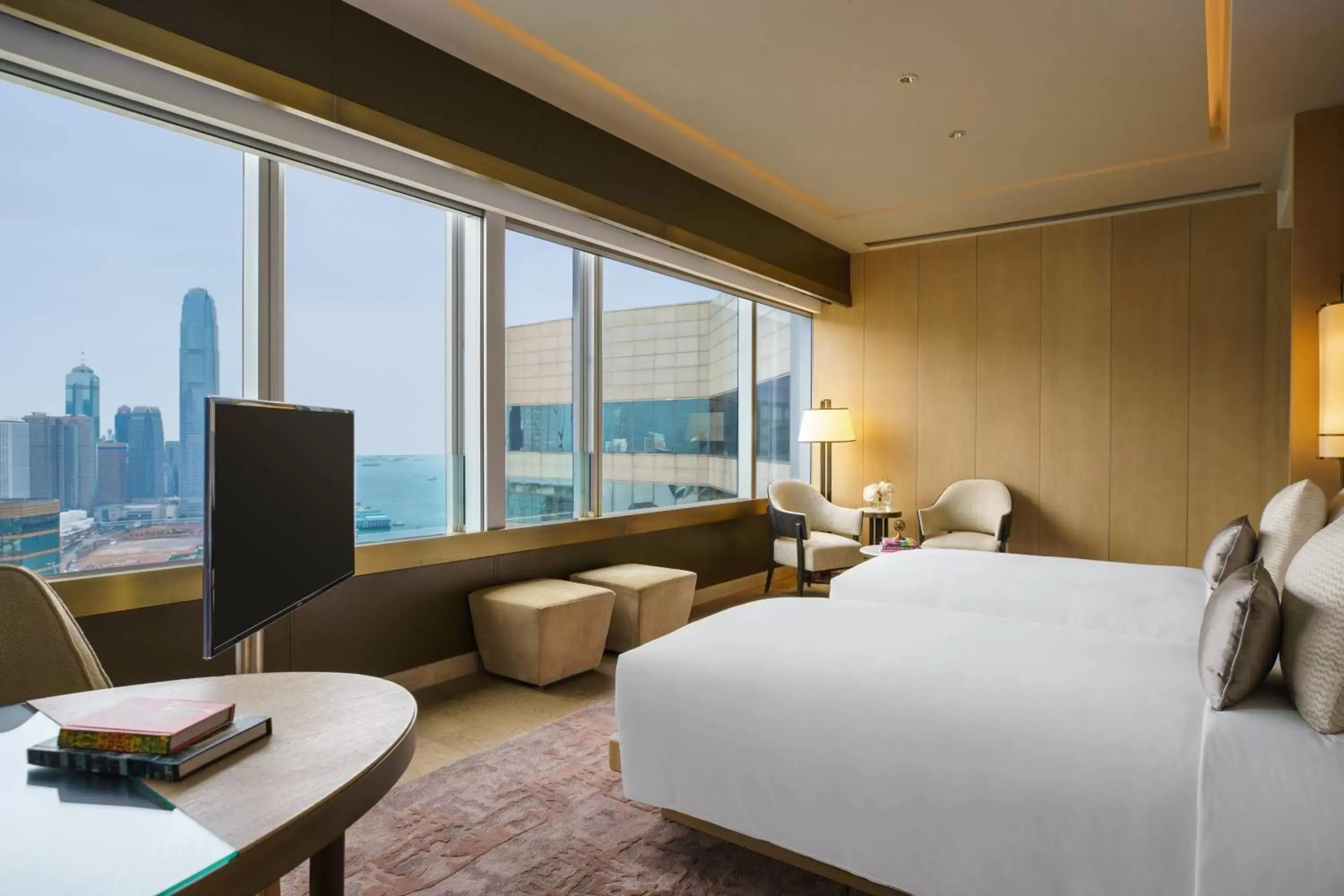 Bedroom in Renaissance Hong Kong Harbour View Hotel