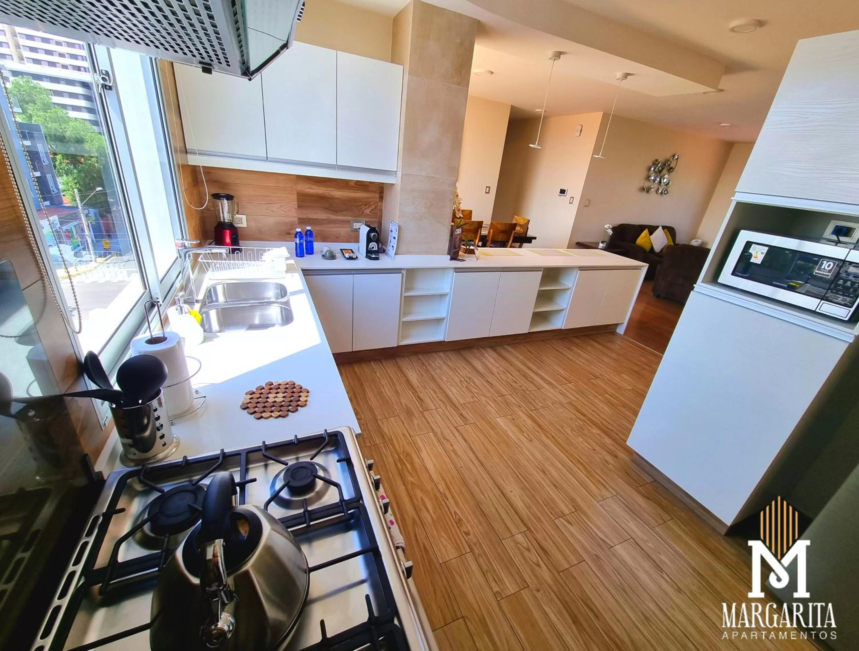 Kitchen or kitchenette in Margarita Apartamentos