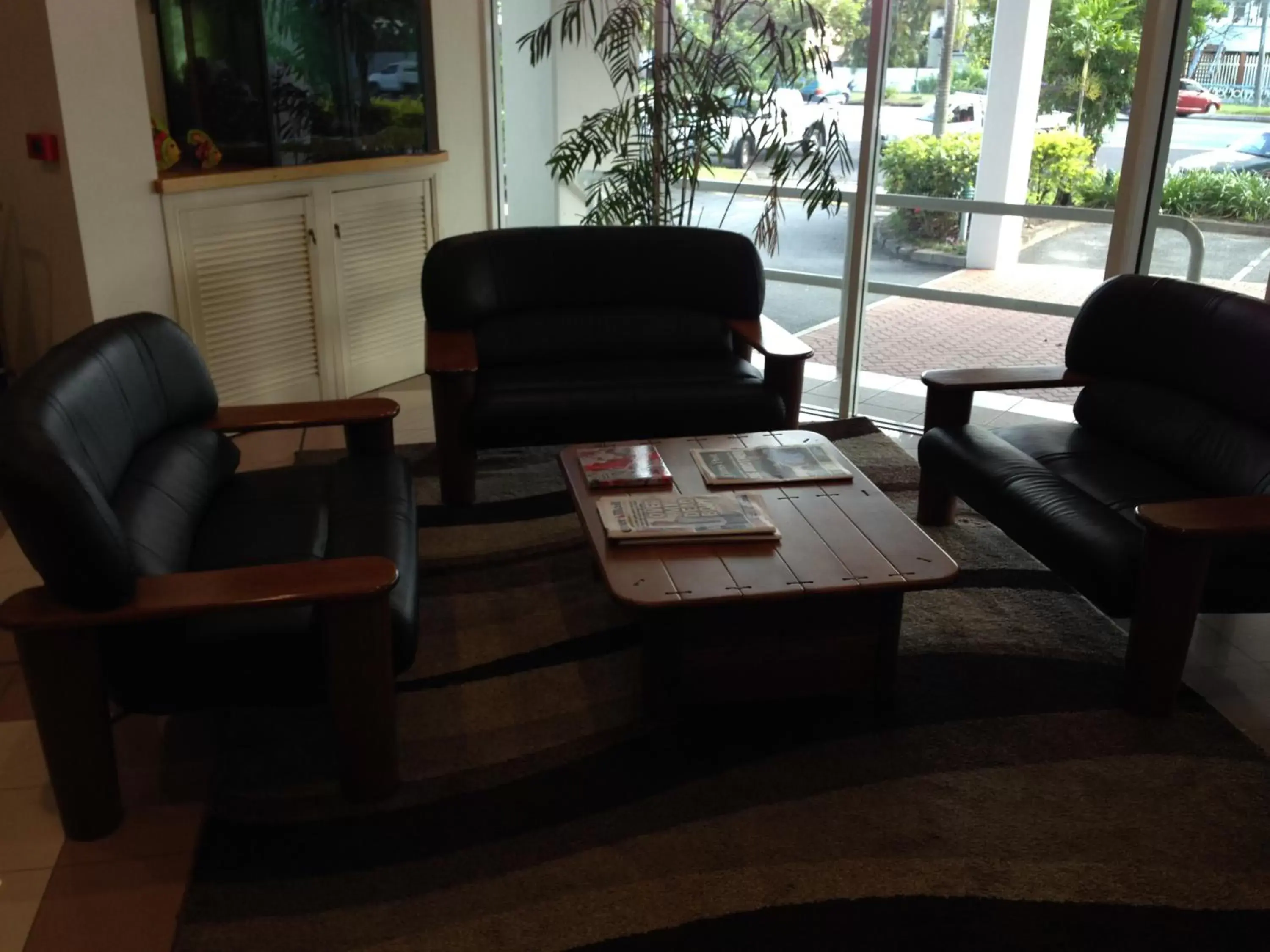 Living room, Seating Area in Cairns Sheridan Hotel
