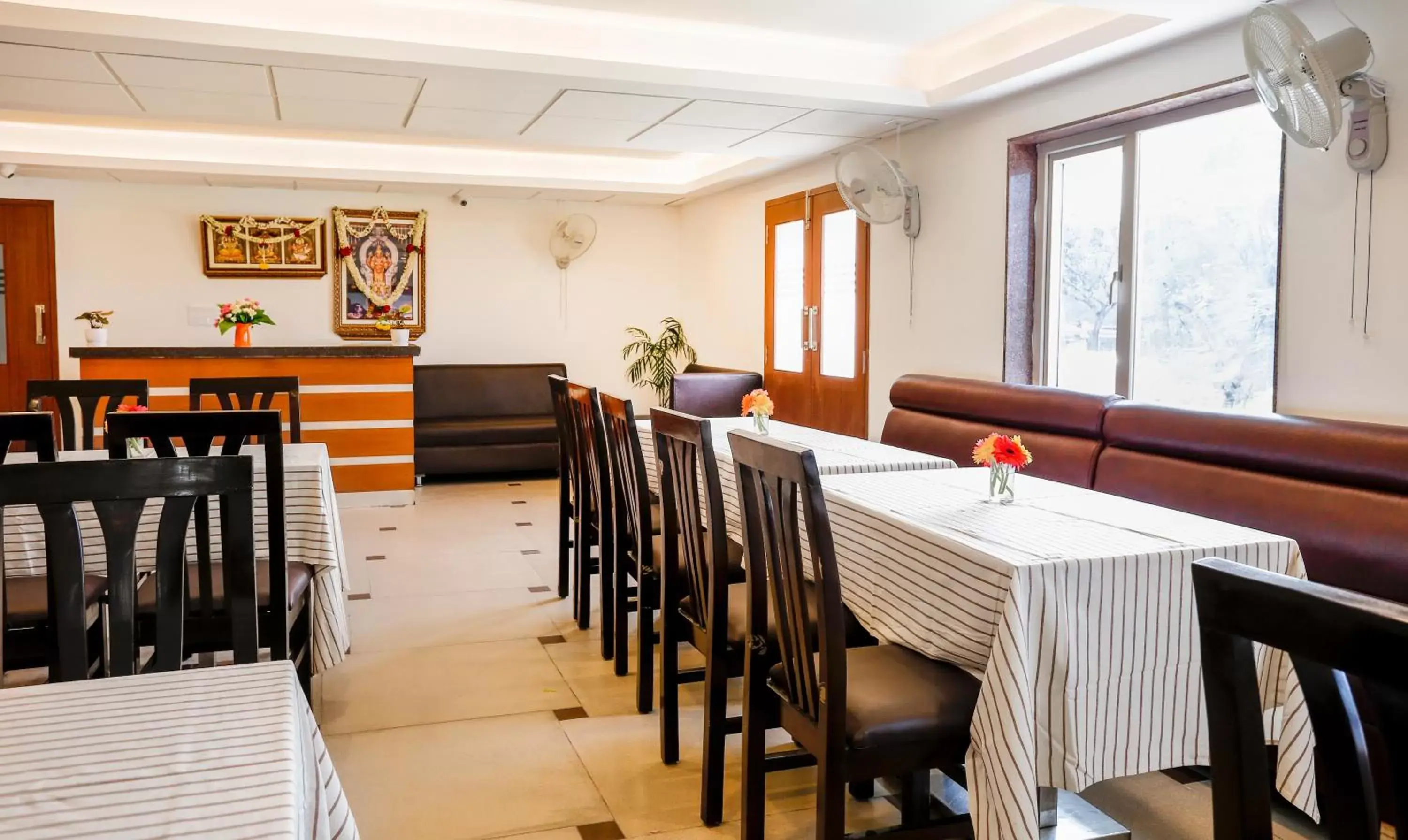 Restaurant/places to eat in Treebo Premium Akshaya Mahal Inn Restaurant/places to eat in Treebo Premium Akshaya Mahal Inn