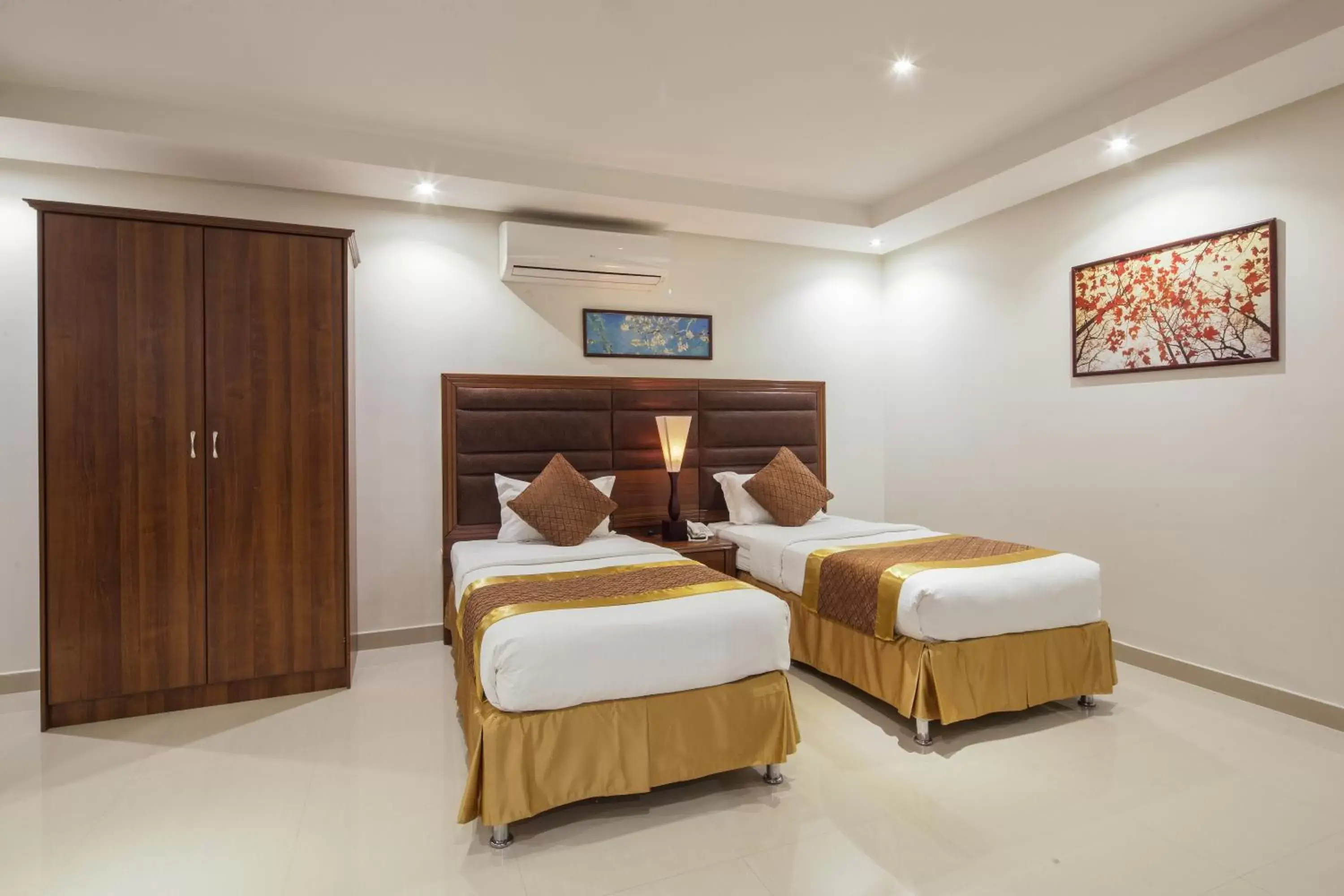 Night, Bed in Burj Alhayah Hotel Suites Alfalah