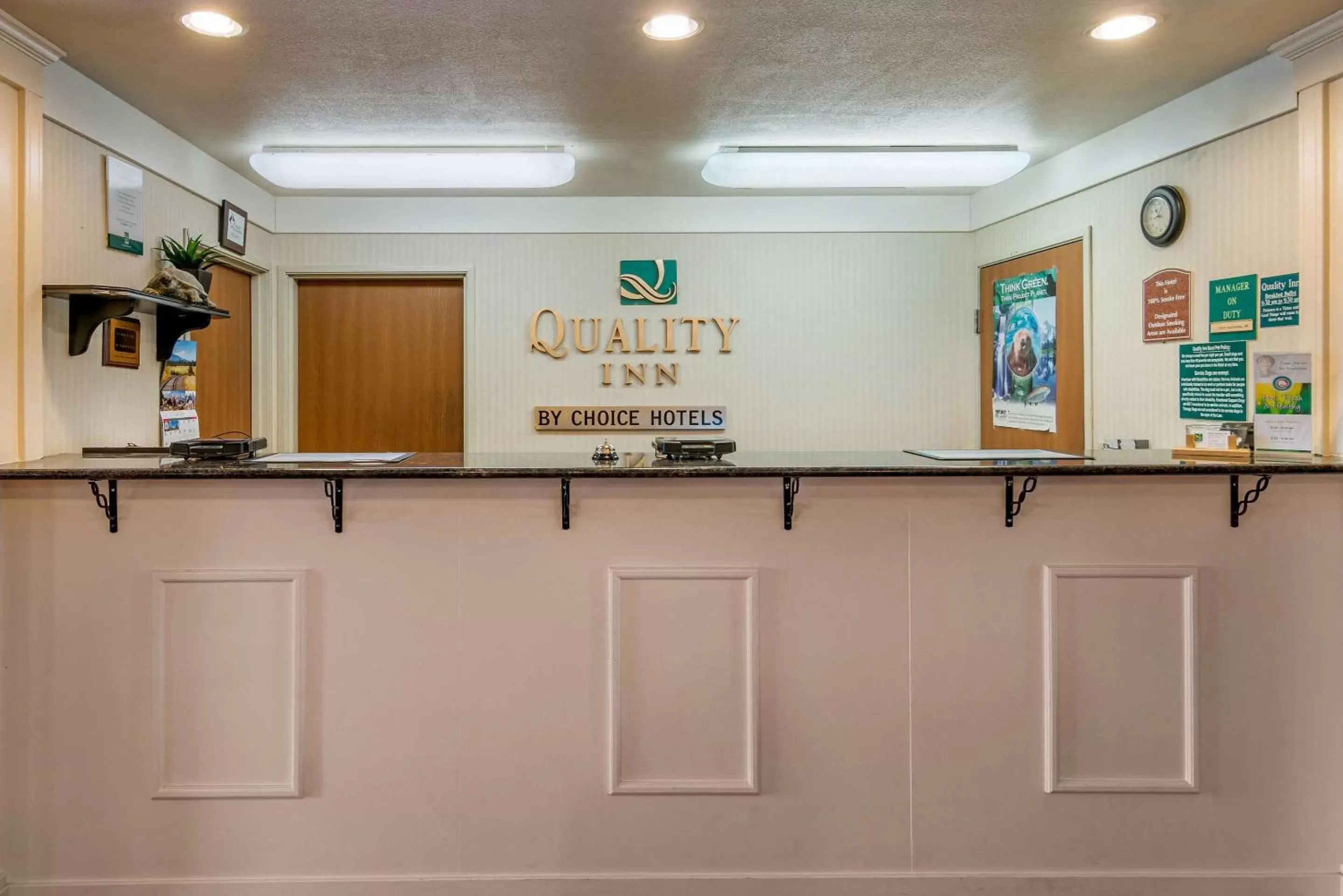 Lobby or reception in Bend Quality Inn