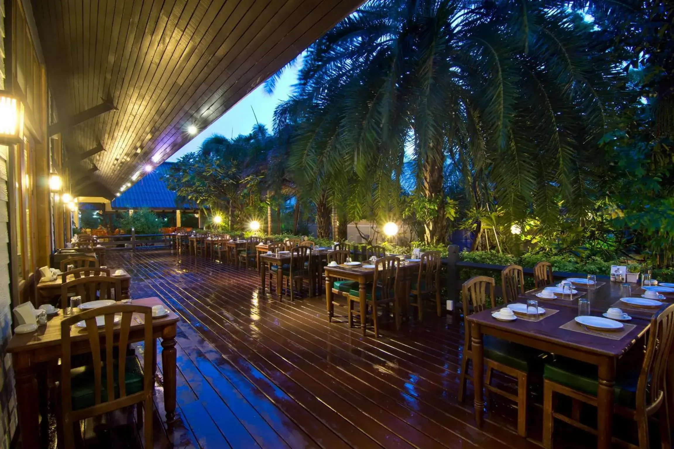 Restaurant/Places to Eat in Sunshine Garden Resort - SHA Extra Plus