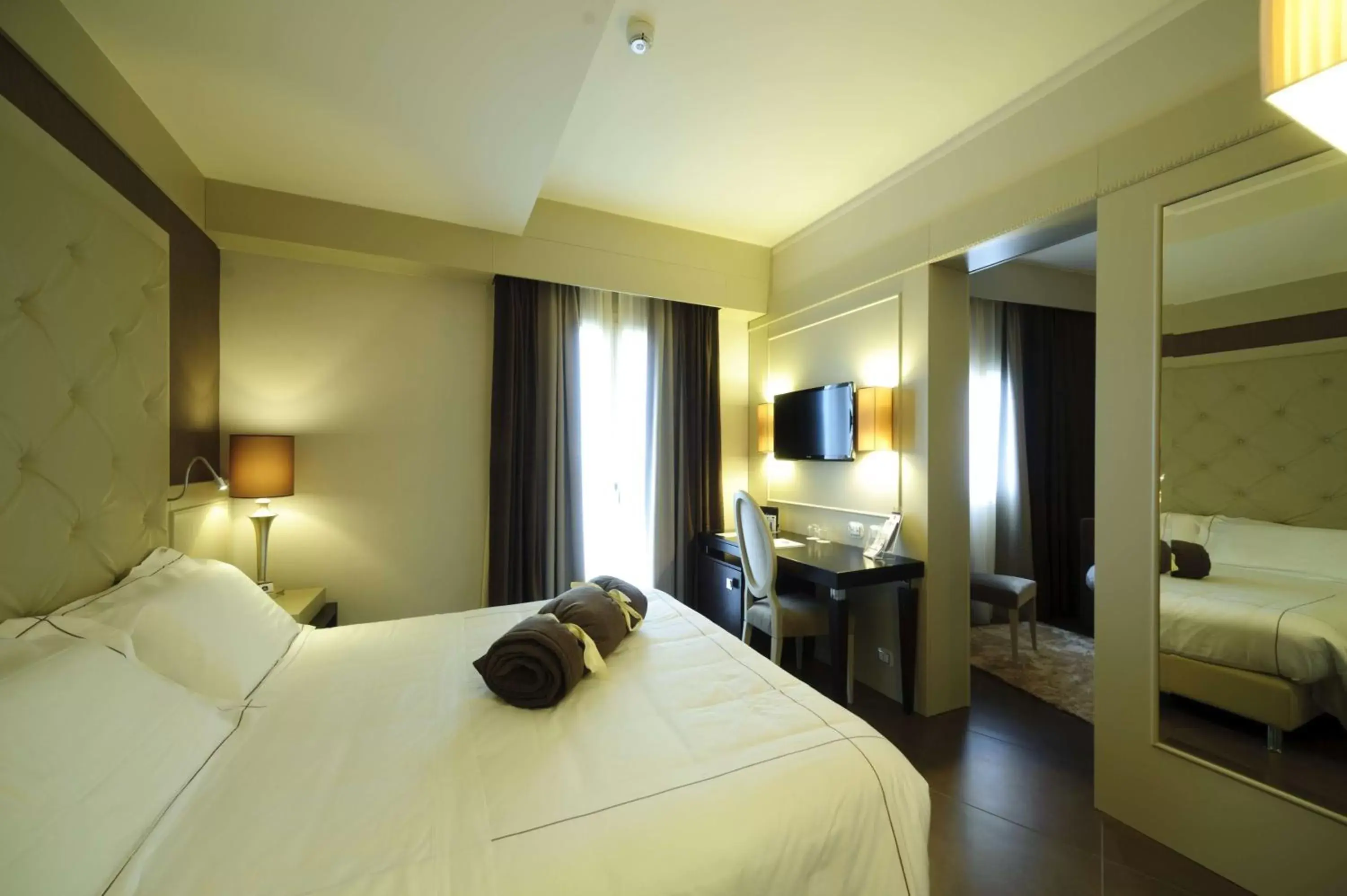 Bedroom, Bed in Best Western Plus Hotel Perla Del Porto