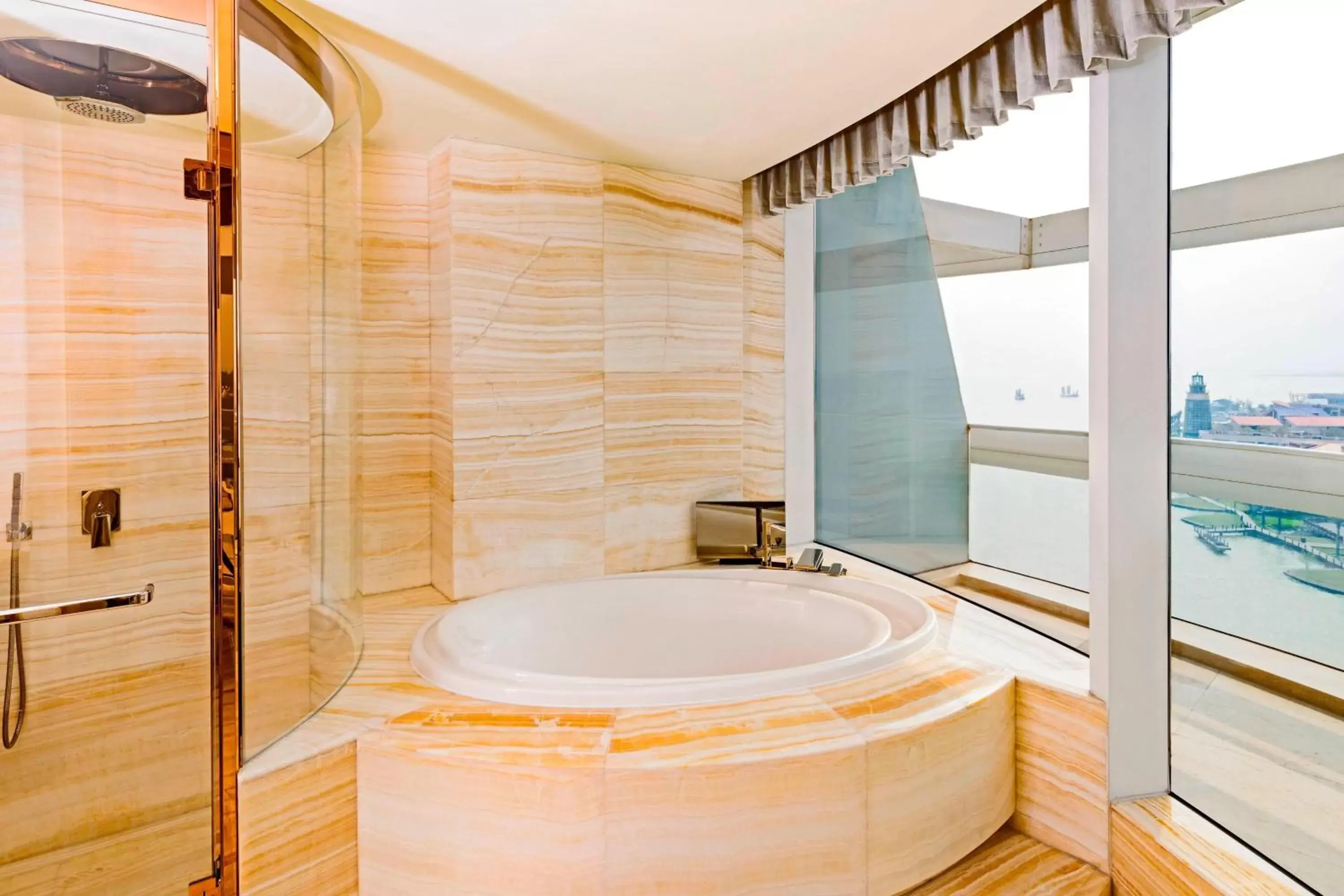 Bathroom in Sheraton Huzhou Taihu Lake Hot Spring Resort & Spa