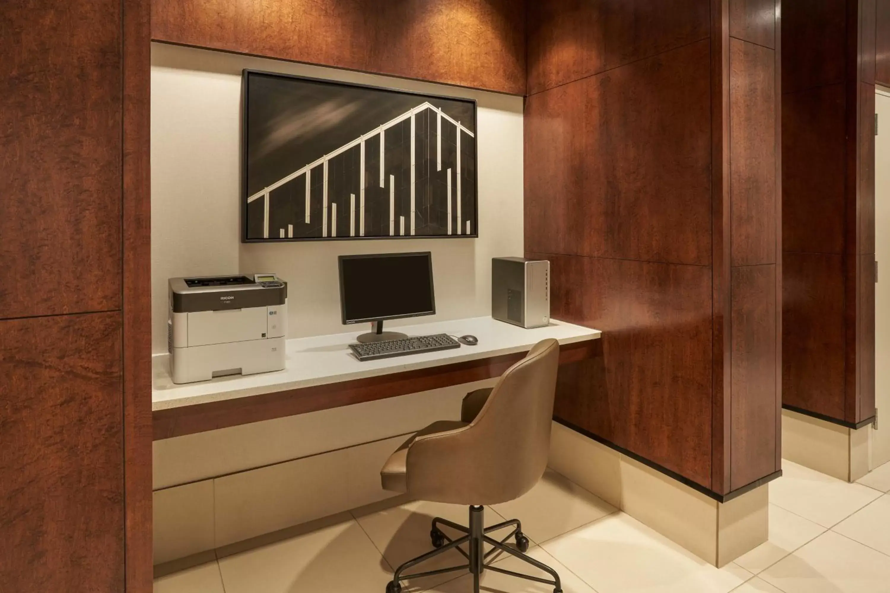 Business facilities in SpringHill Suites by Marriott Philadelphia Airport / Ridley Park