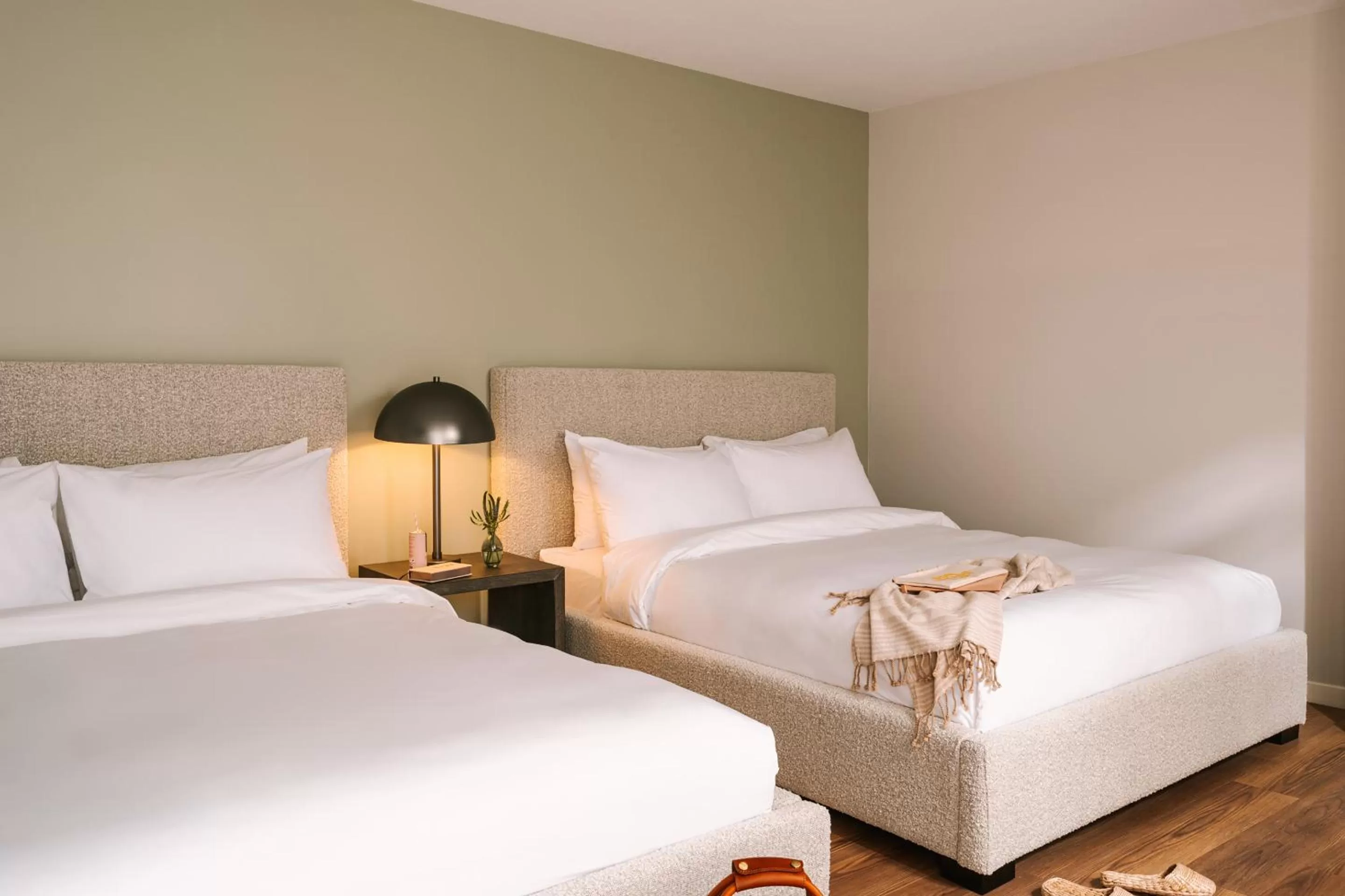 Living room, Bed in Sonder La Ensenada