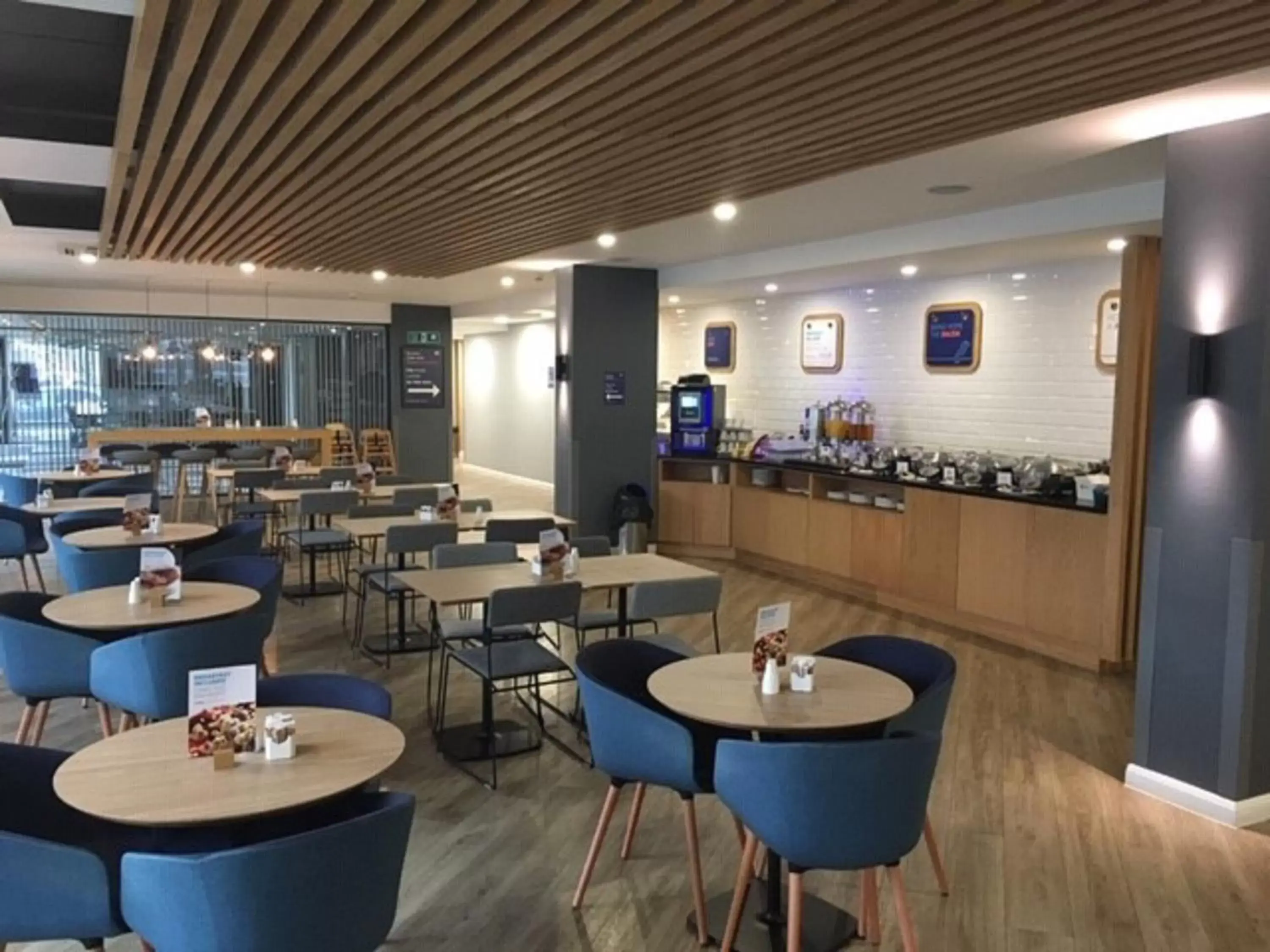 Breakfast, Restaurant/Places to Eat in Holiday Inn Express Leeds City Centre - Armouries, an IHG Hotel
