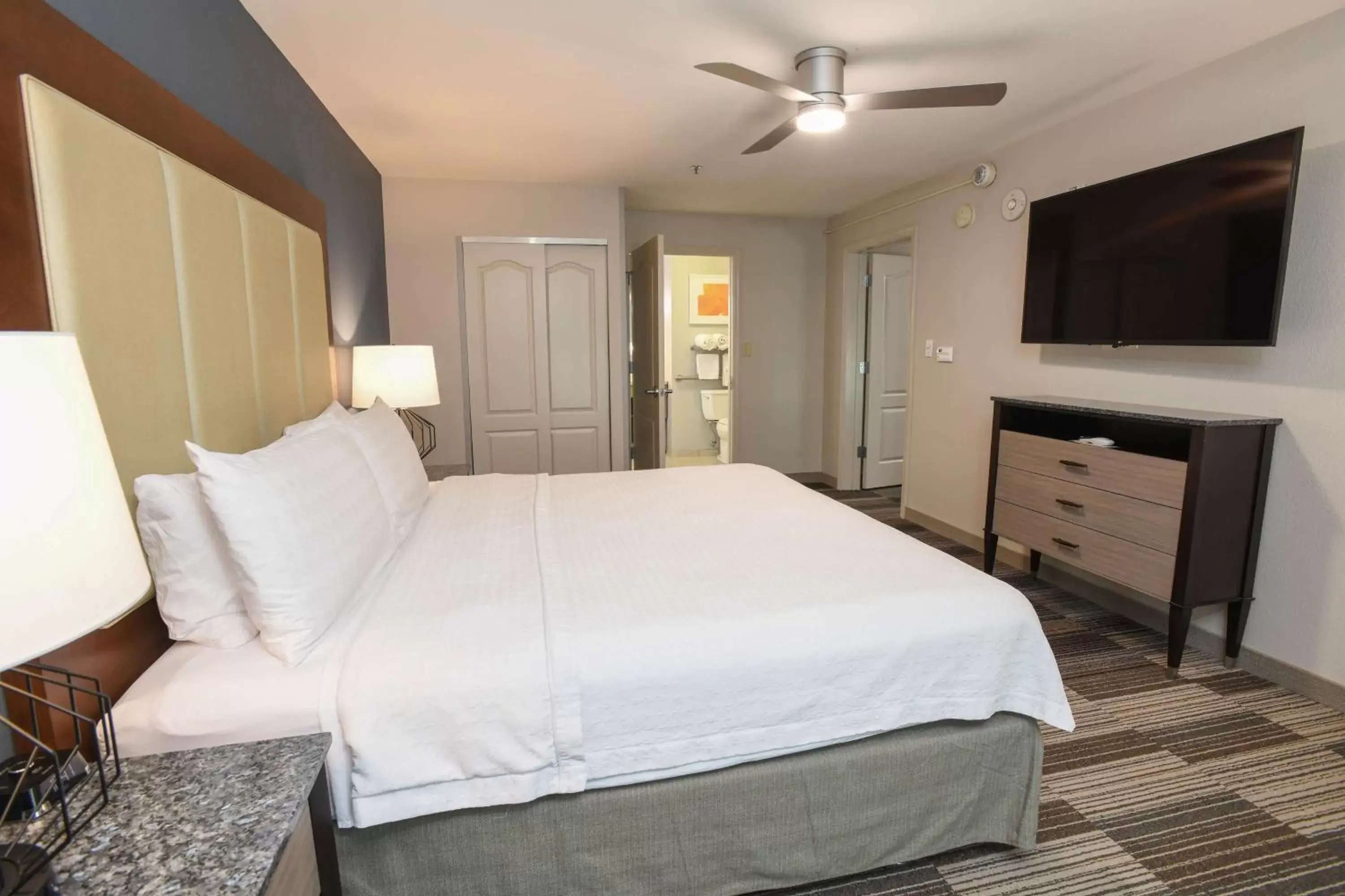 Bedroom, Bed in Homewood Suites Cincinnati Airport South-Florence