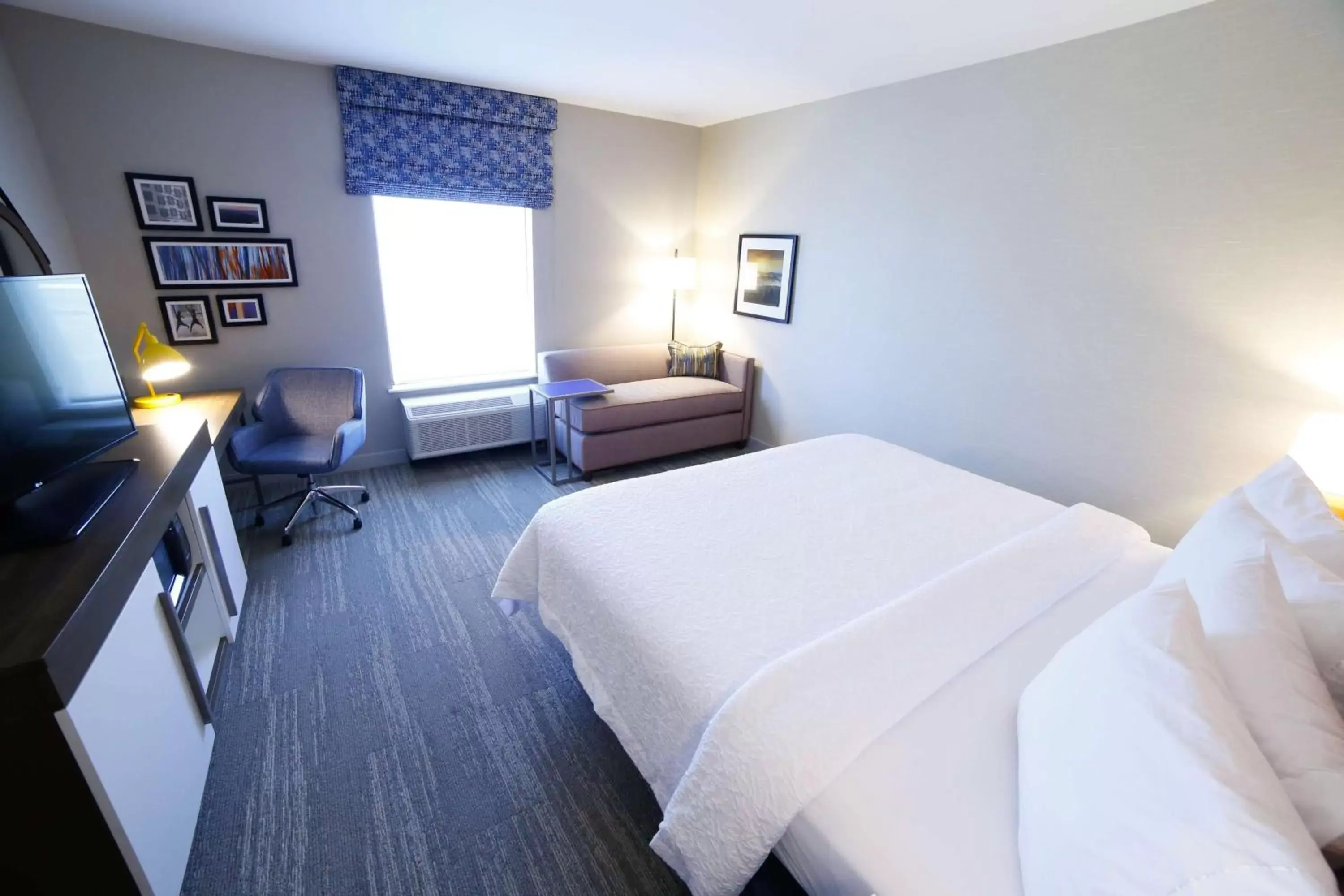 Bedroom in Hampton Inn & Suites Forest City