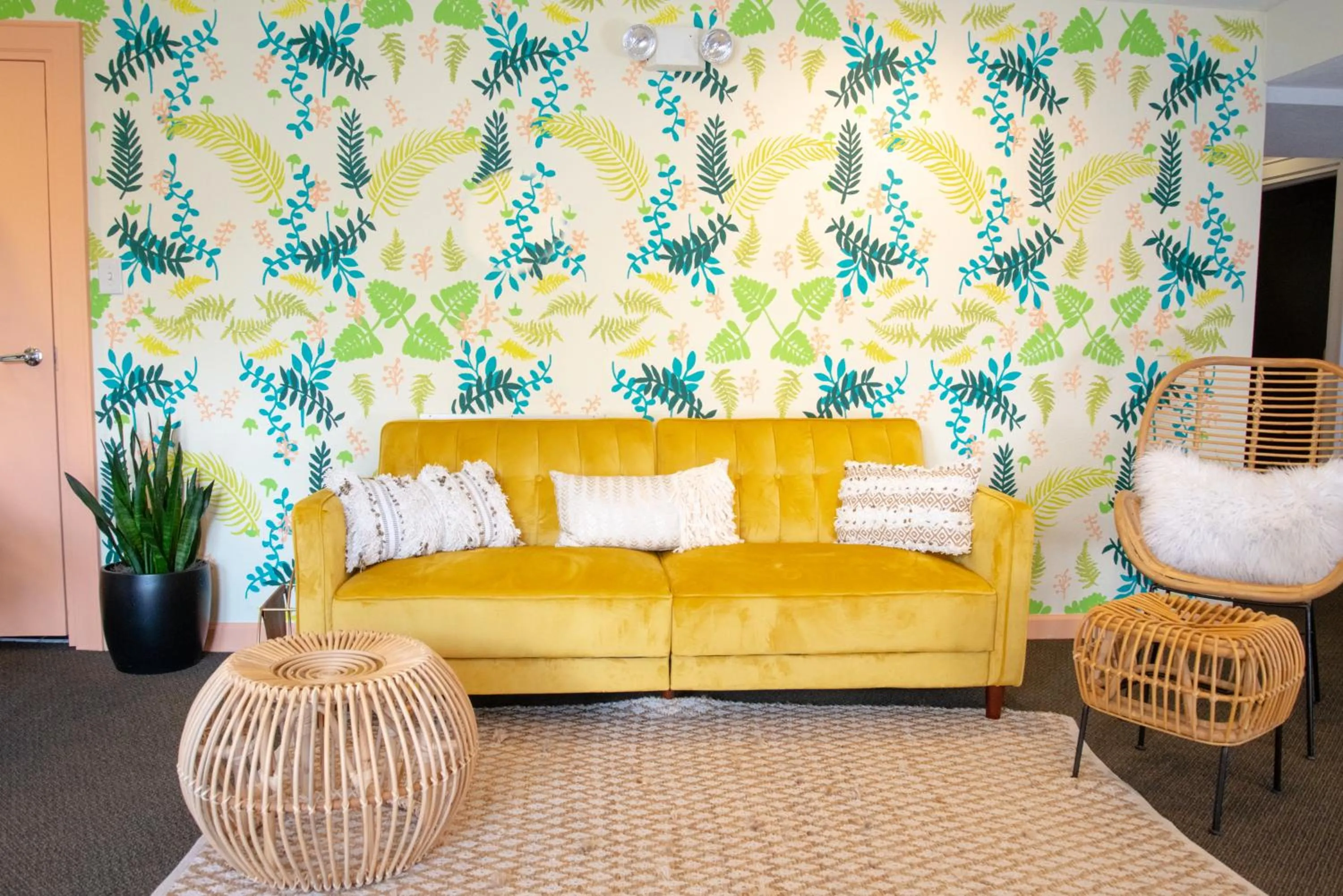 Seating area in The EO Inn - Downtown Orlando