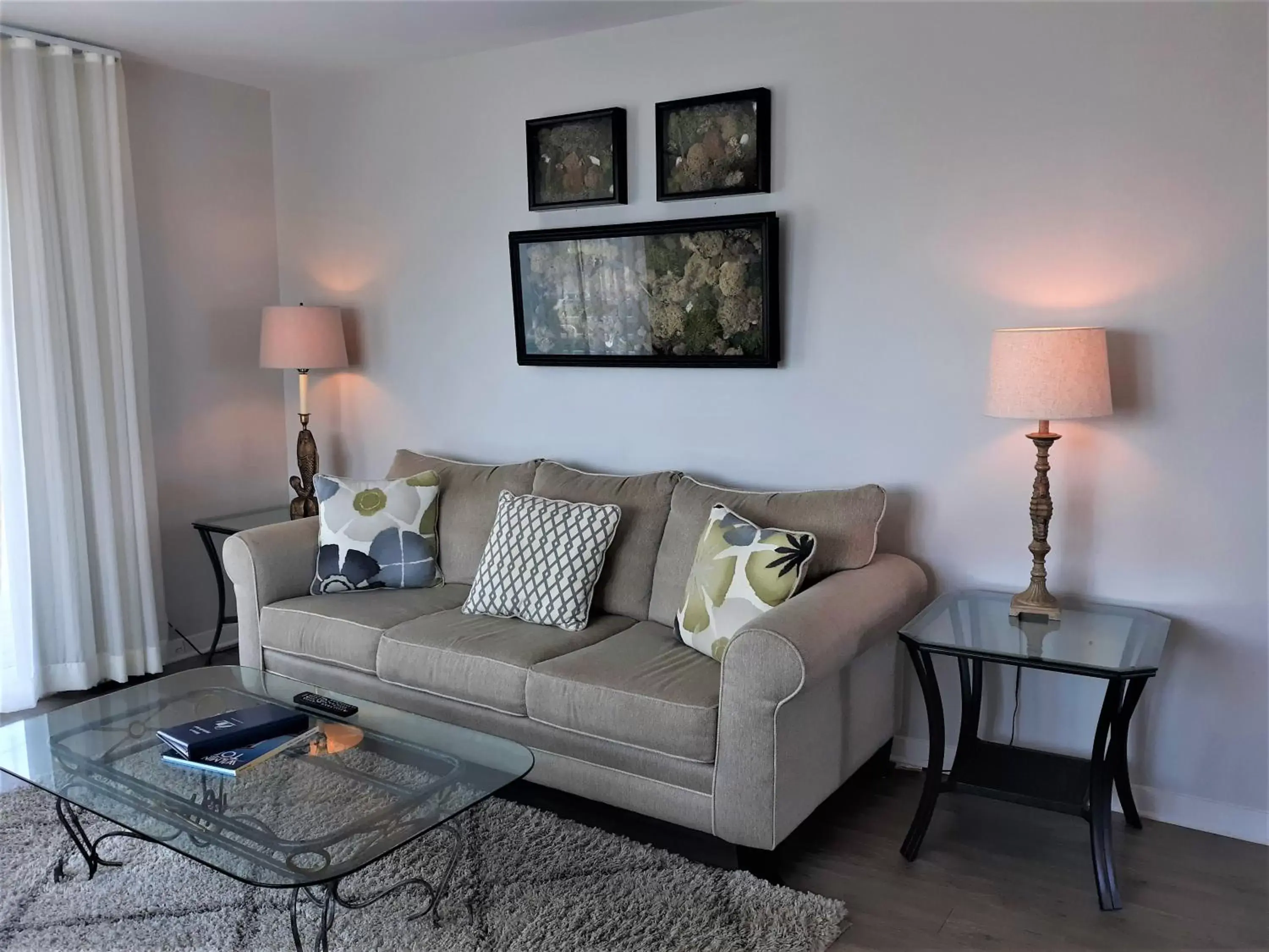 Living room, Seating Area in Sandpeddler Inn and Suites