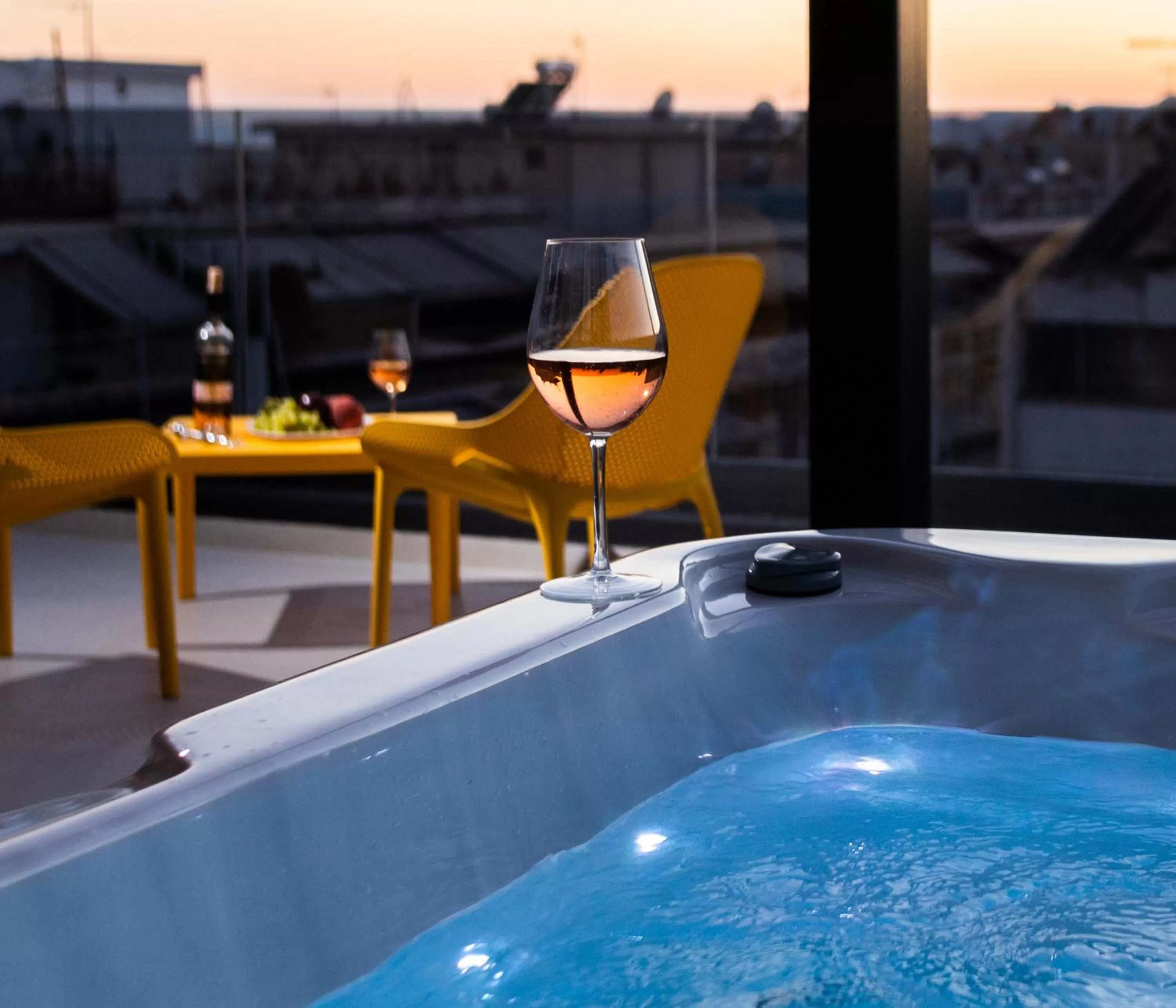 Hot Tub in LUX&EASY Athens Downtown Residences