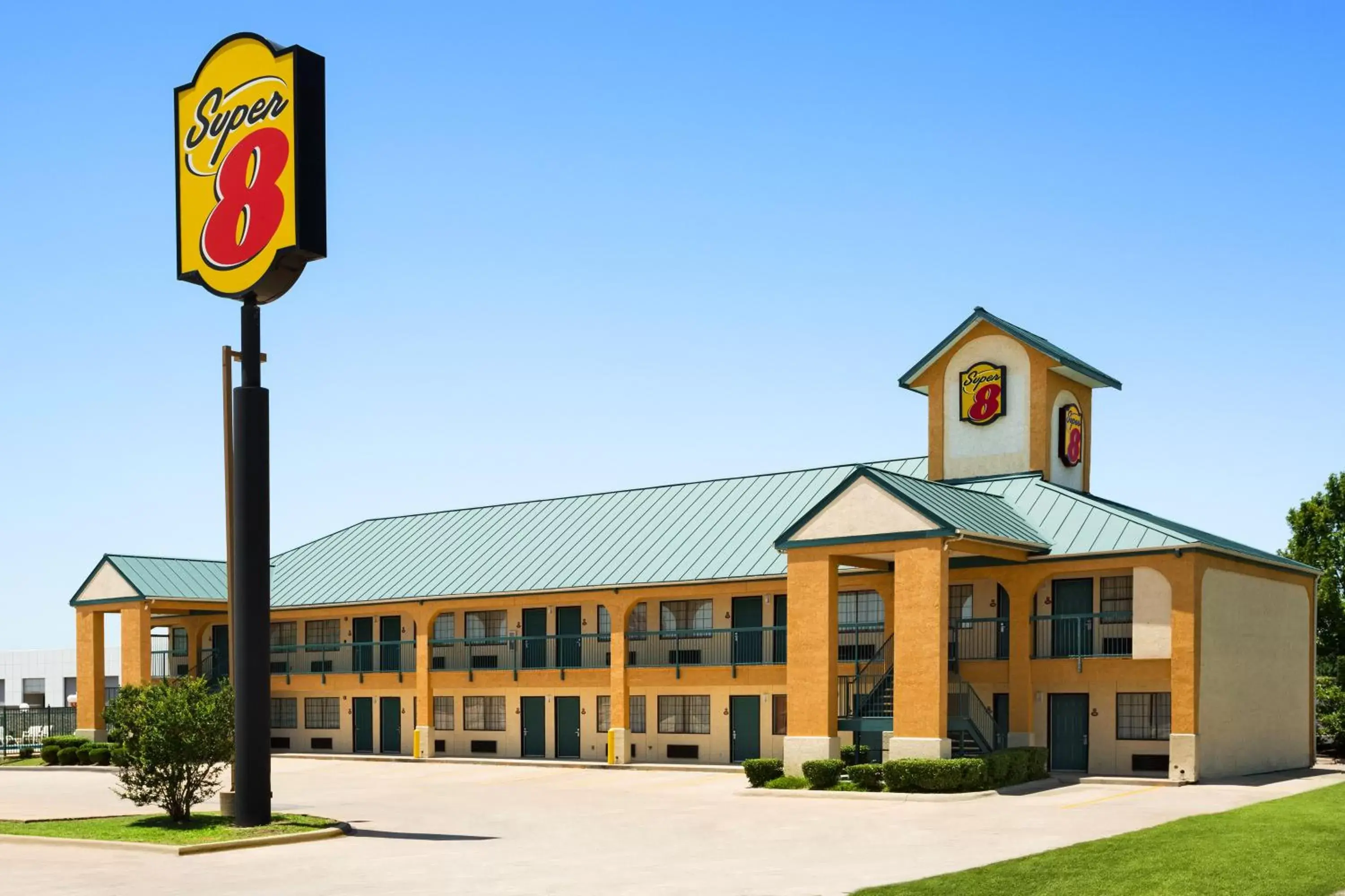 Nearby landmark, Property Building in Super 8 by Wyndham Grand Prairie Southwest