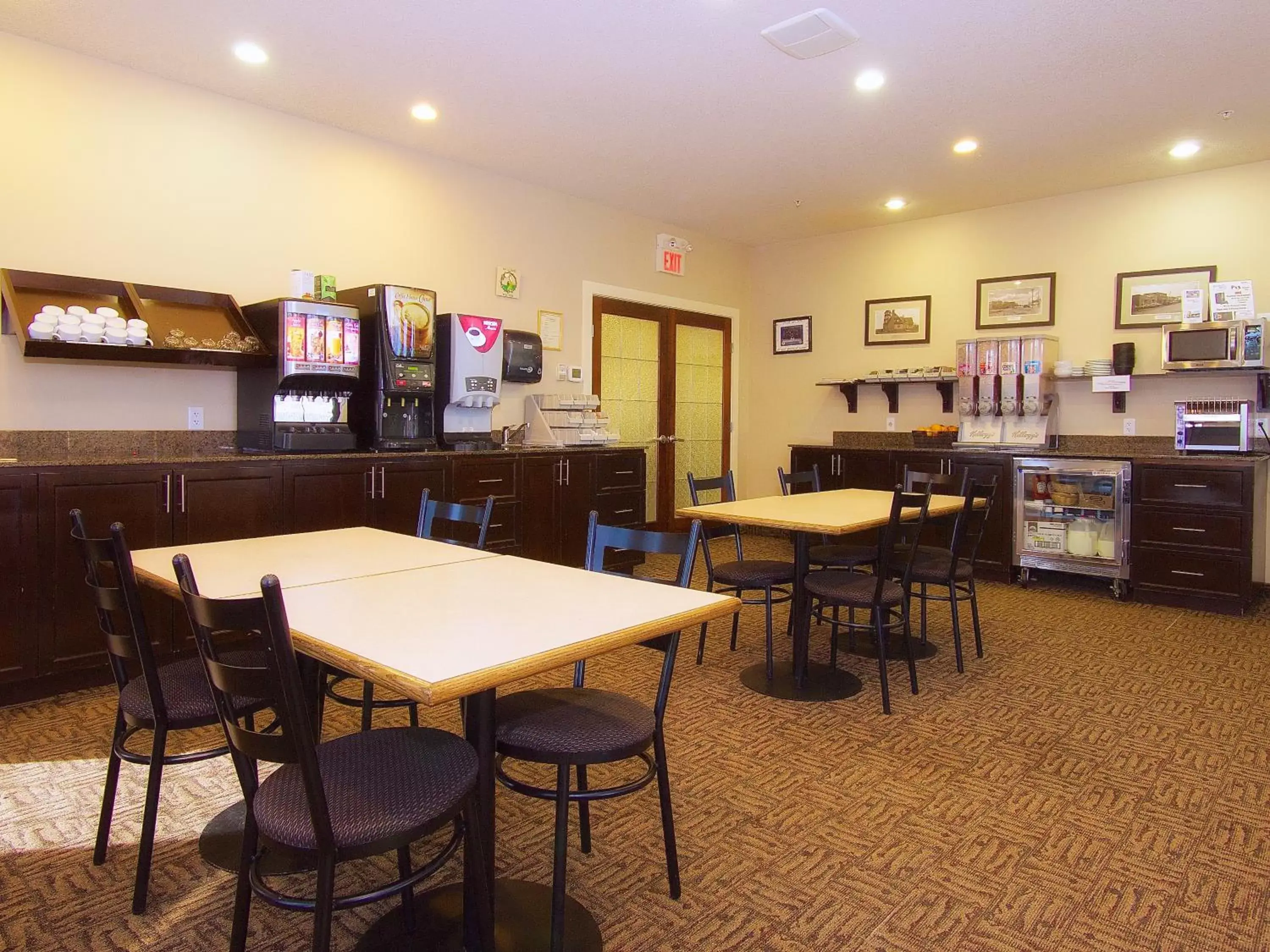 Dining area, Restaurant/Places to Eat in BCMInns - Lac La Biche