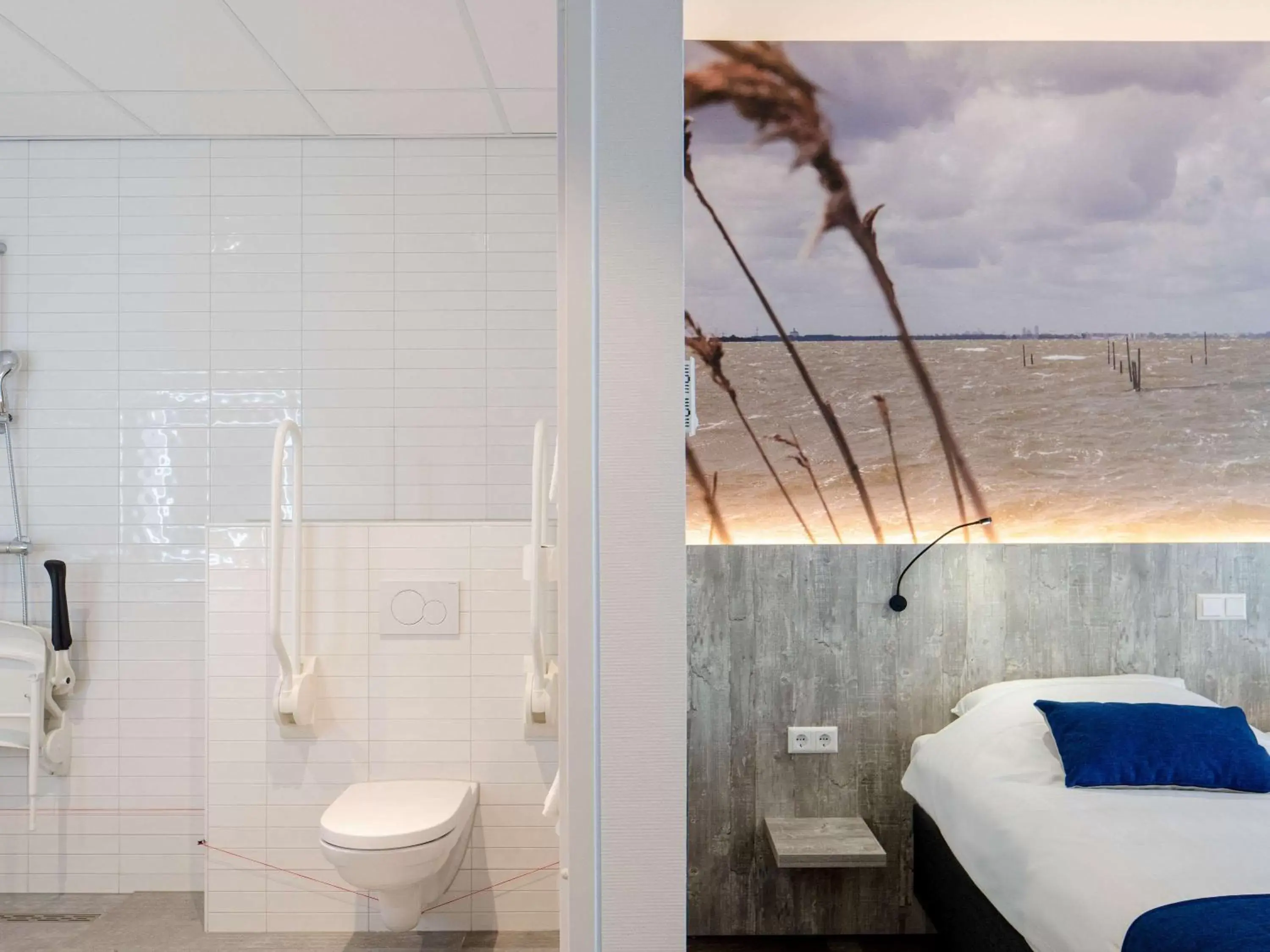 Photo of the whole room, Bathroom in ibis Styles Almere