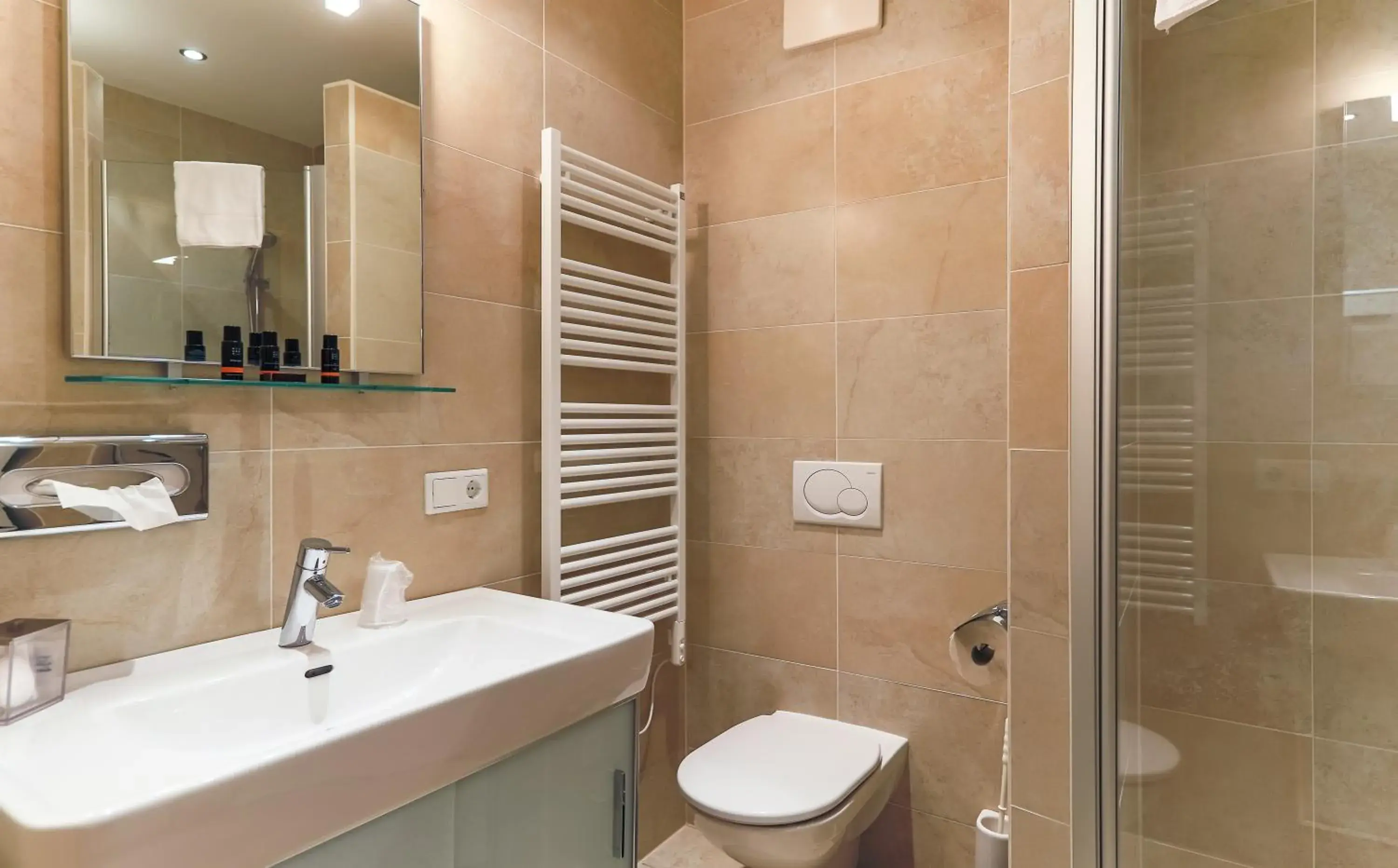 Shower, Bathroom in Avenida Mountain Resort by Alpin Rentals