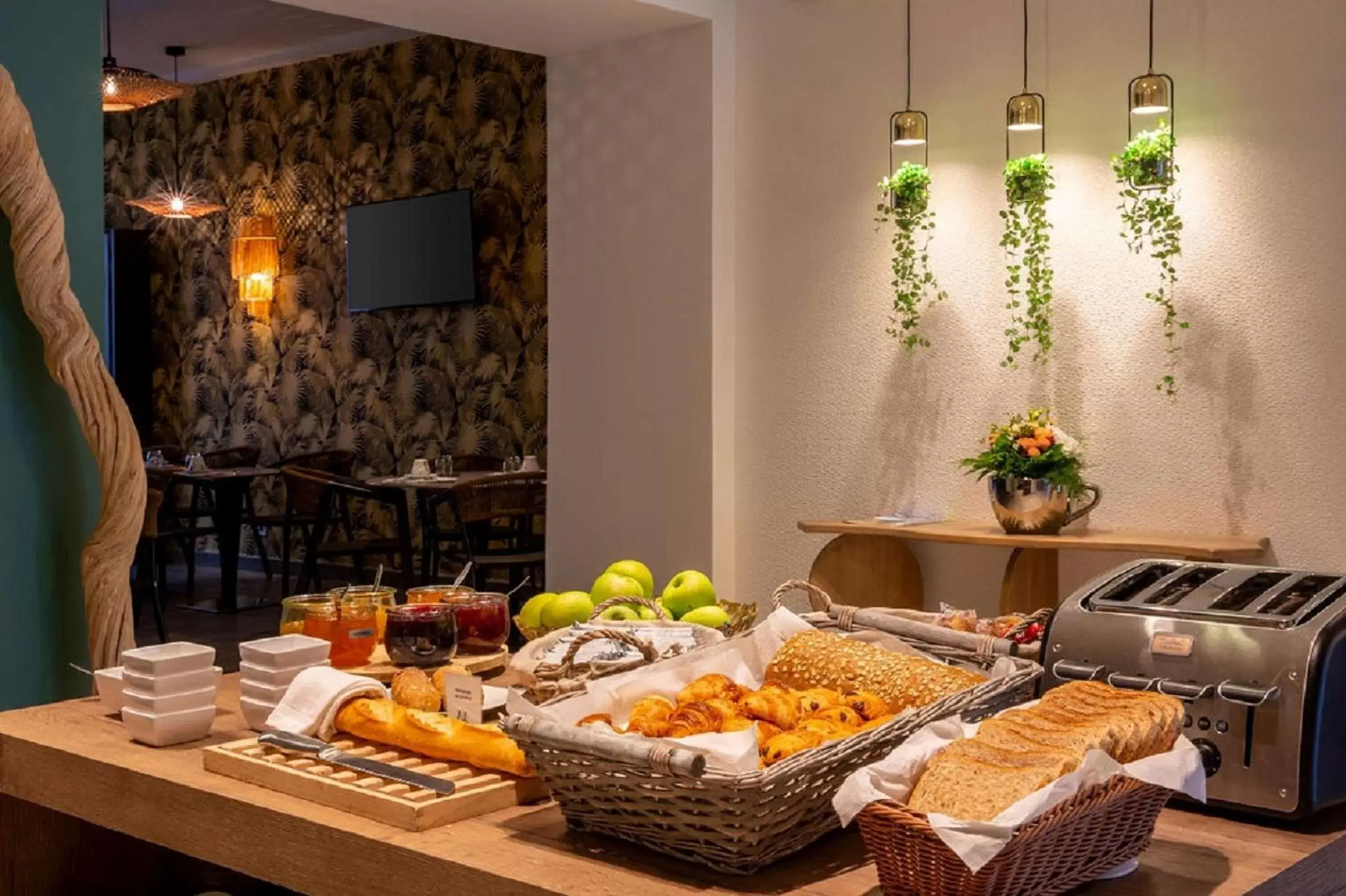 Restaurant/places to eat, Food in Best Western Plus Hôtel Belfort Centre Gare