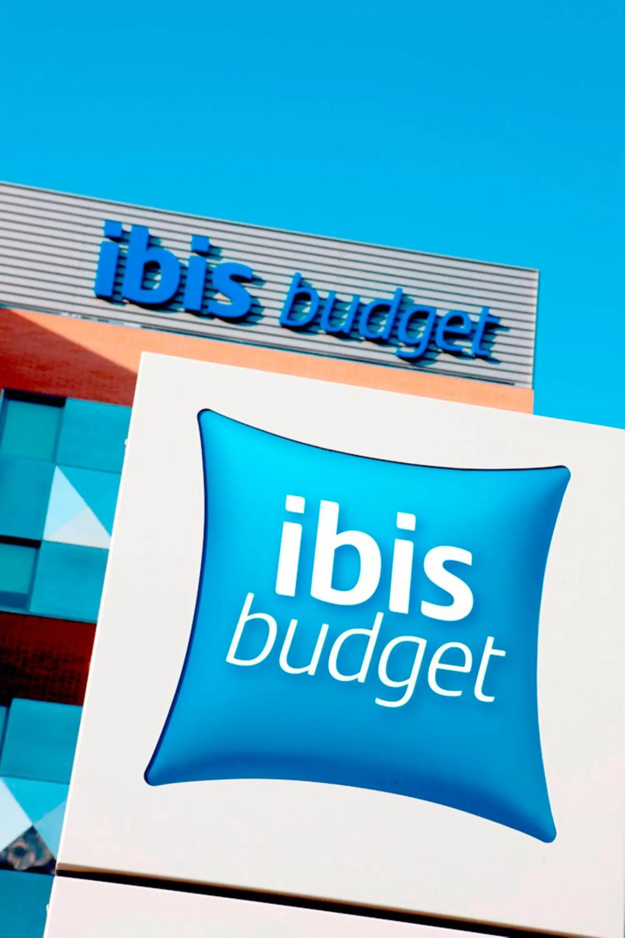 Facade/entrance, Property Logo/Sign in ibis budget Southampton Centre