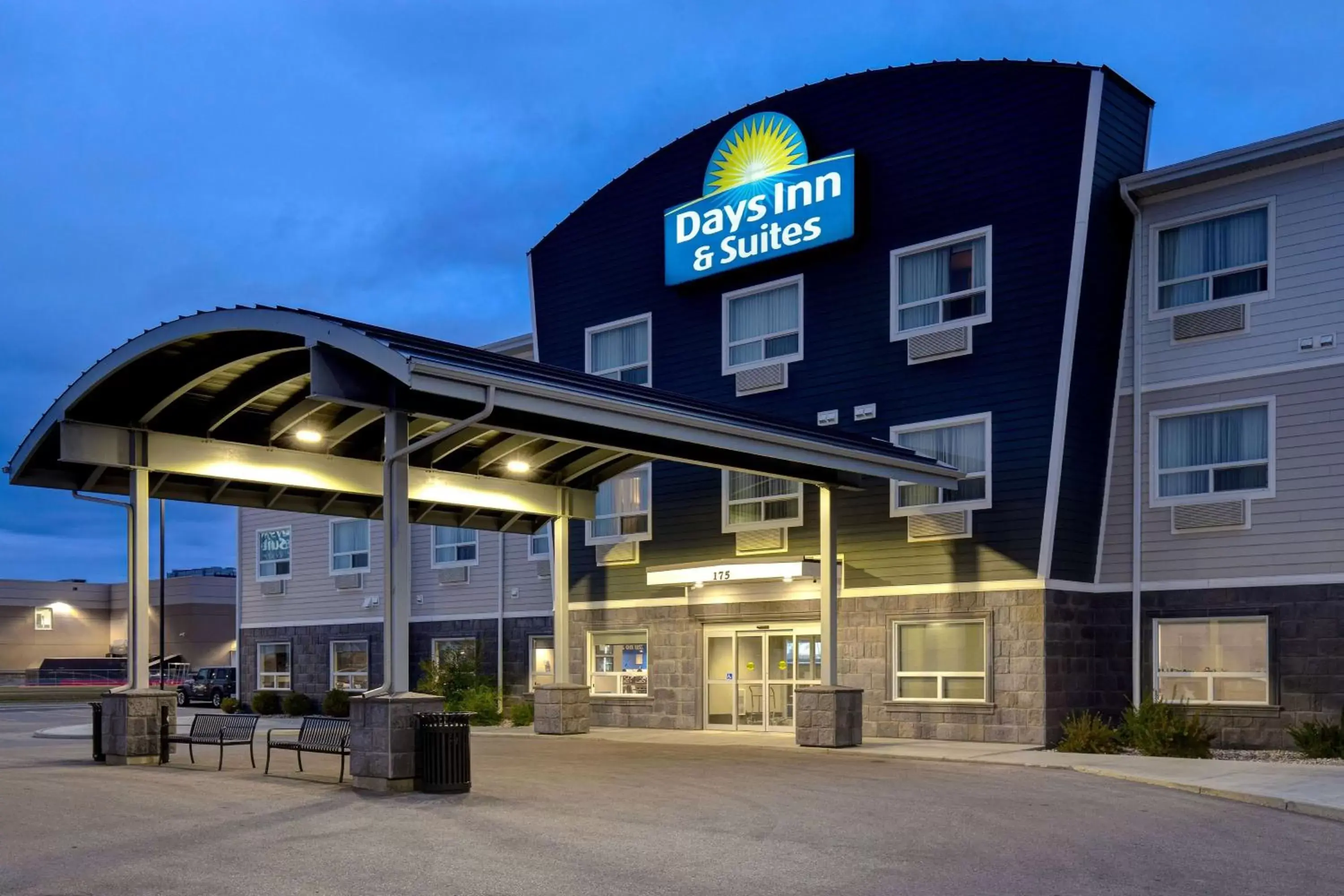 Property Building in Days Inn & Suites by Wyndham Warman Legends Centre