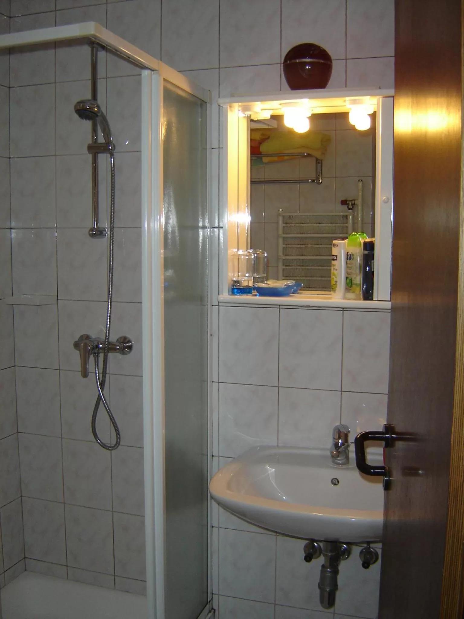 Bathroom in Rooms & Apartments Jana