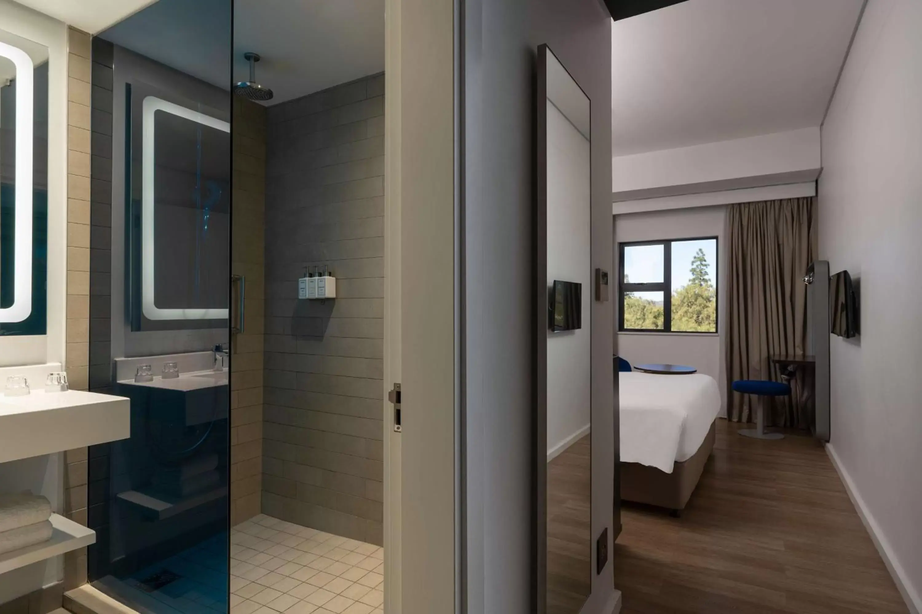 Bedroom, Bathroom in Park Inn by Radisson Polokwane