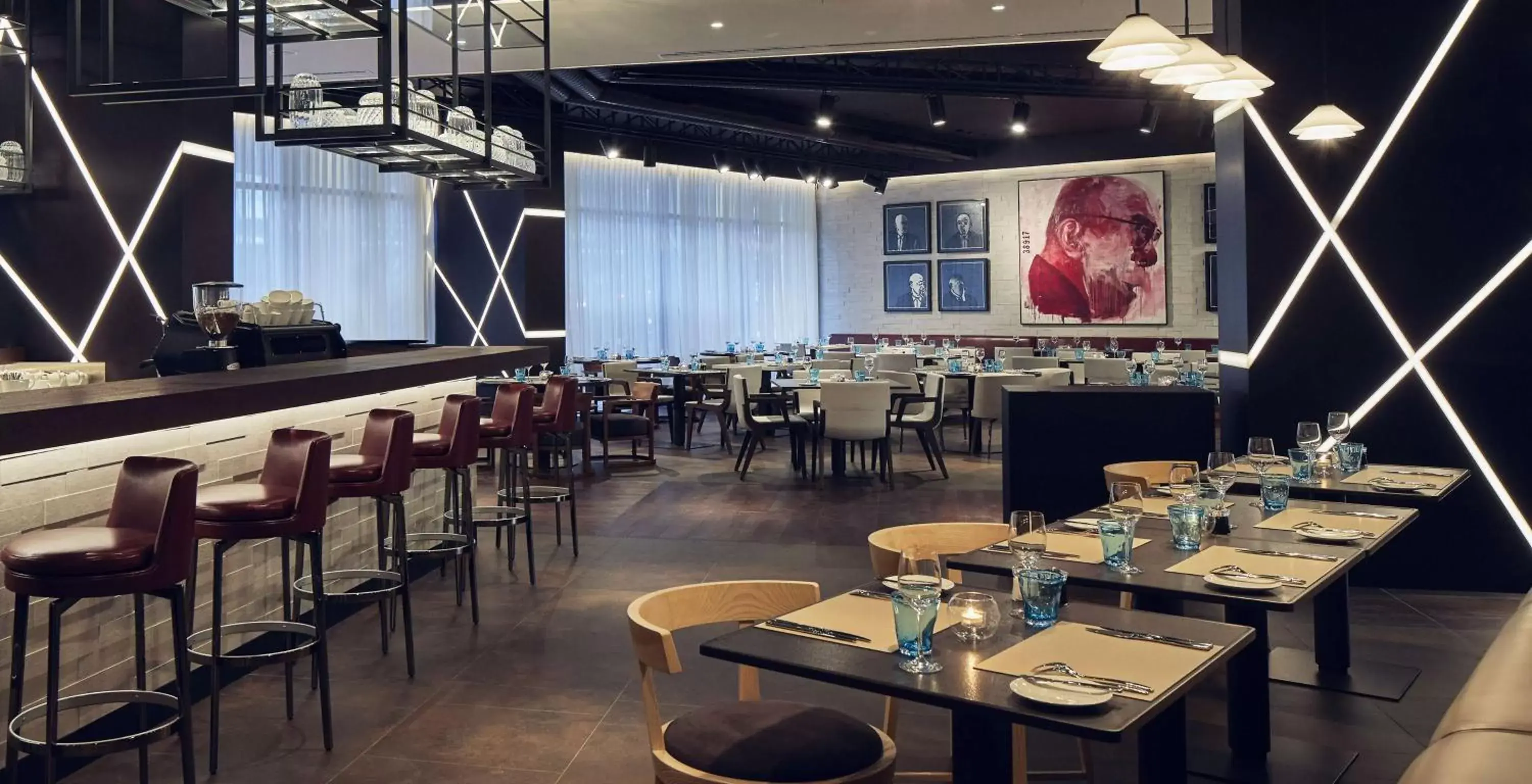 Lounge or bar, Restaurant/Places to Eat in Hilton Belgrade