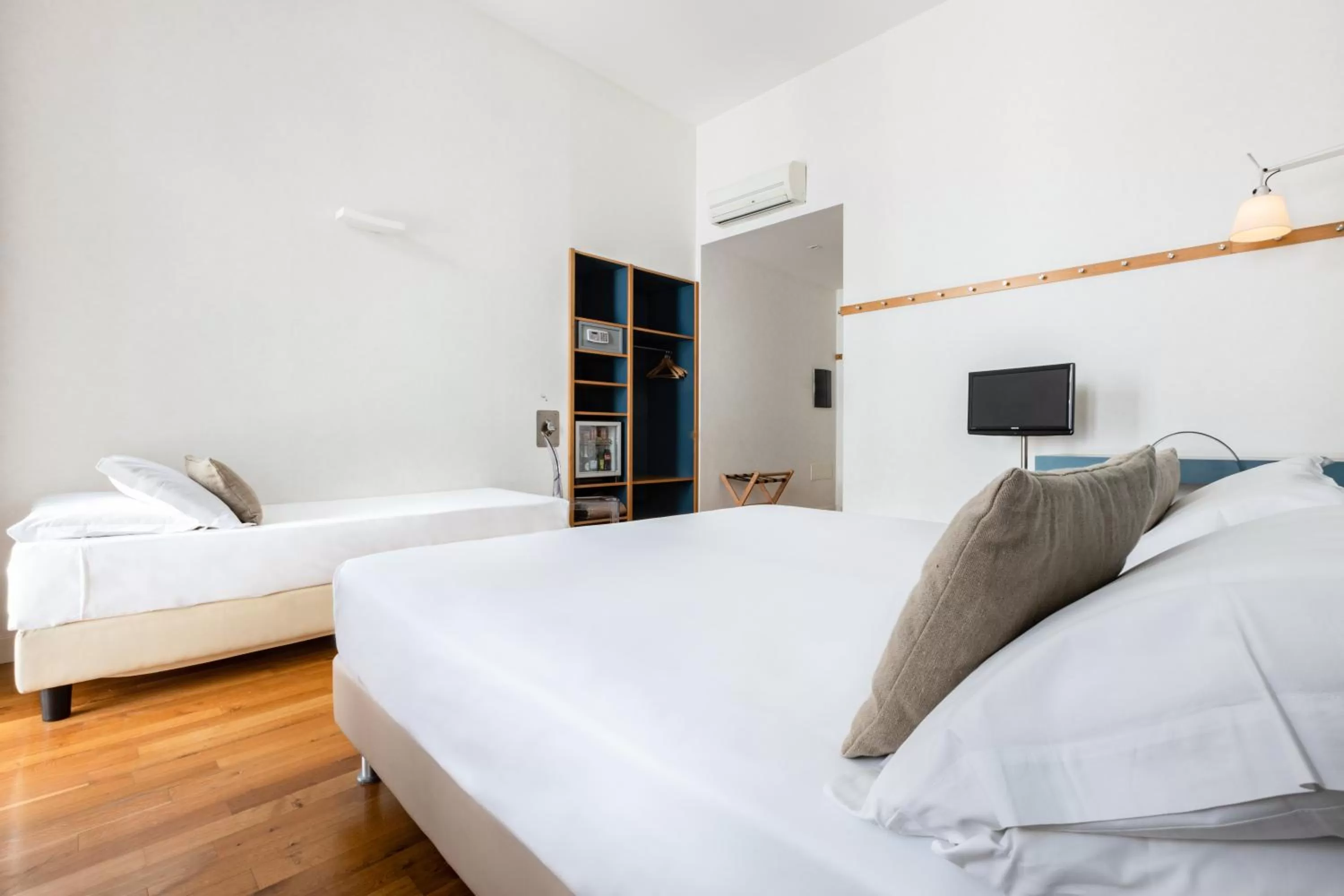 Bedroom, Bed in Hotel Piazza Bellini & Apartments