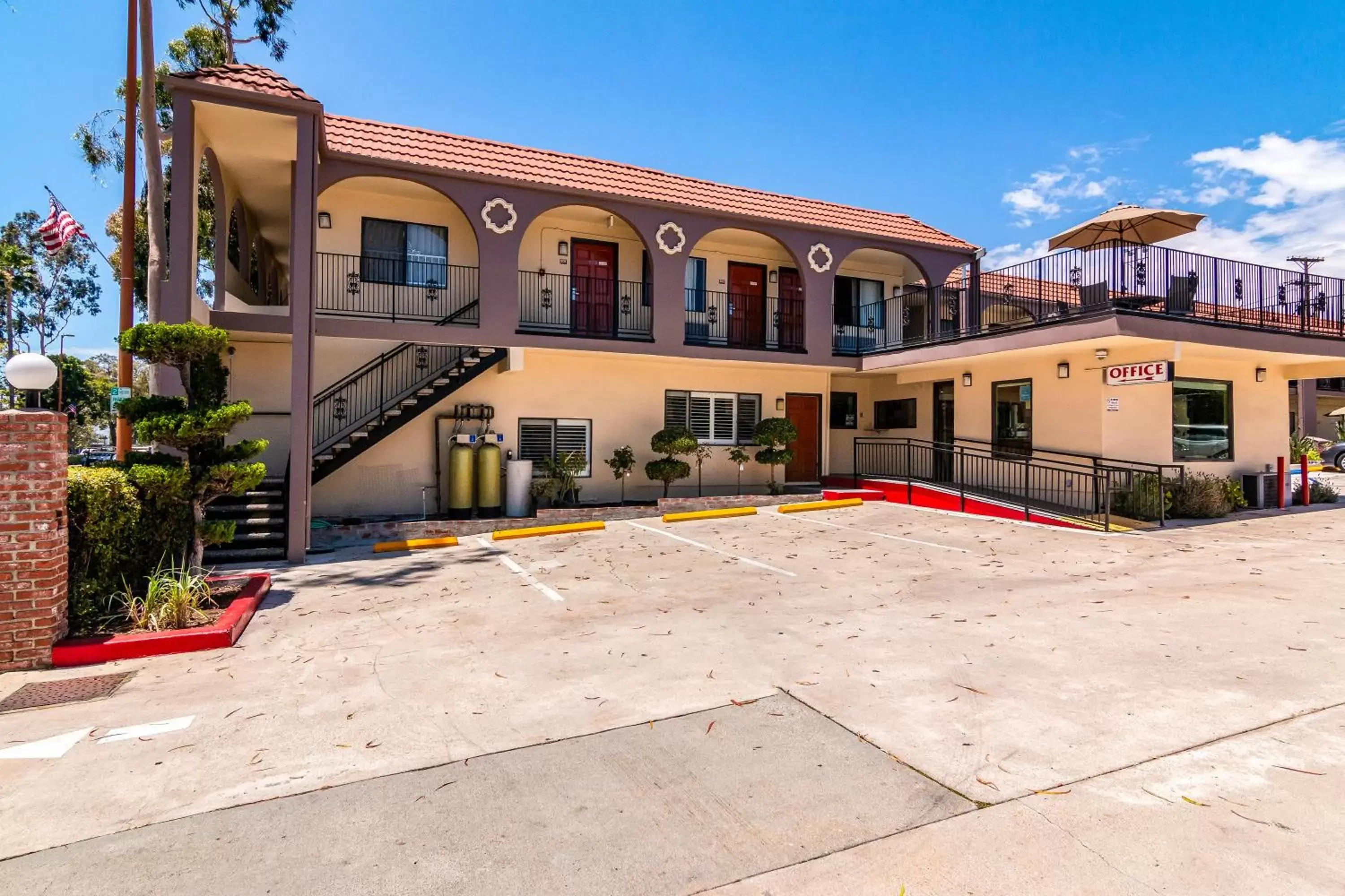 Property Building in Glenridge Inn Glendale - Pasadena
