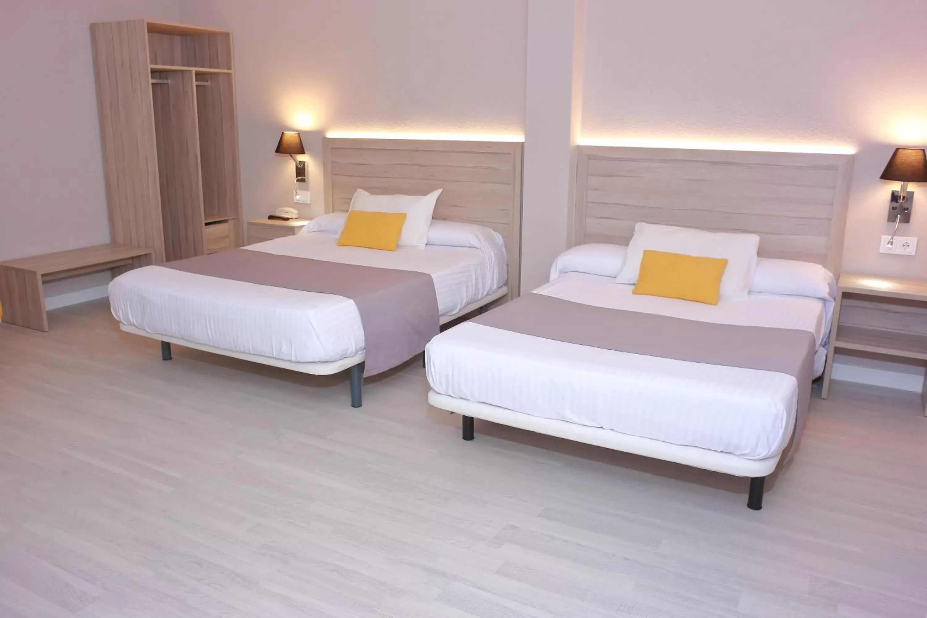 Photo of the whole room, Bed in Hotel Villa de Verín