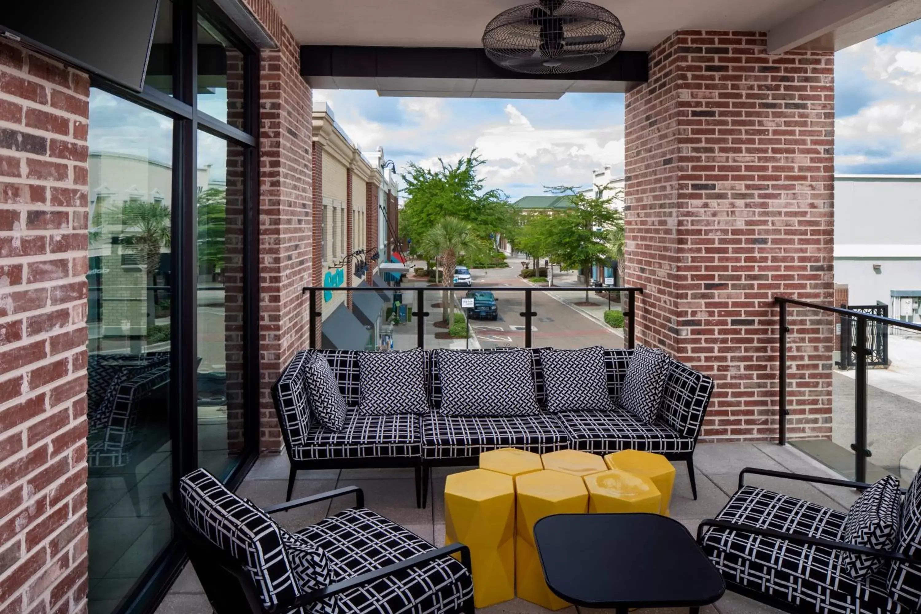 Balcony/Terrace, Seating Area in Hyatt Place Mount Pleasant Towne Centre