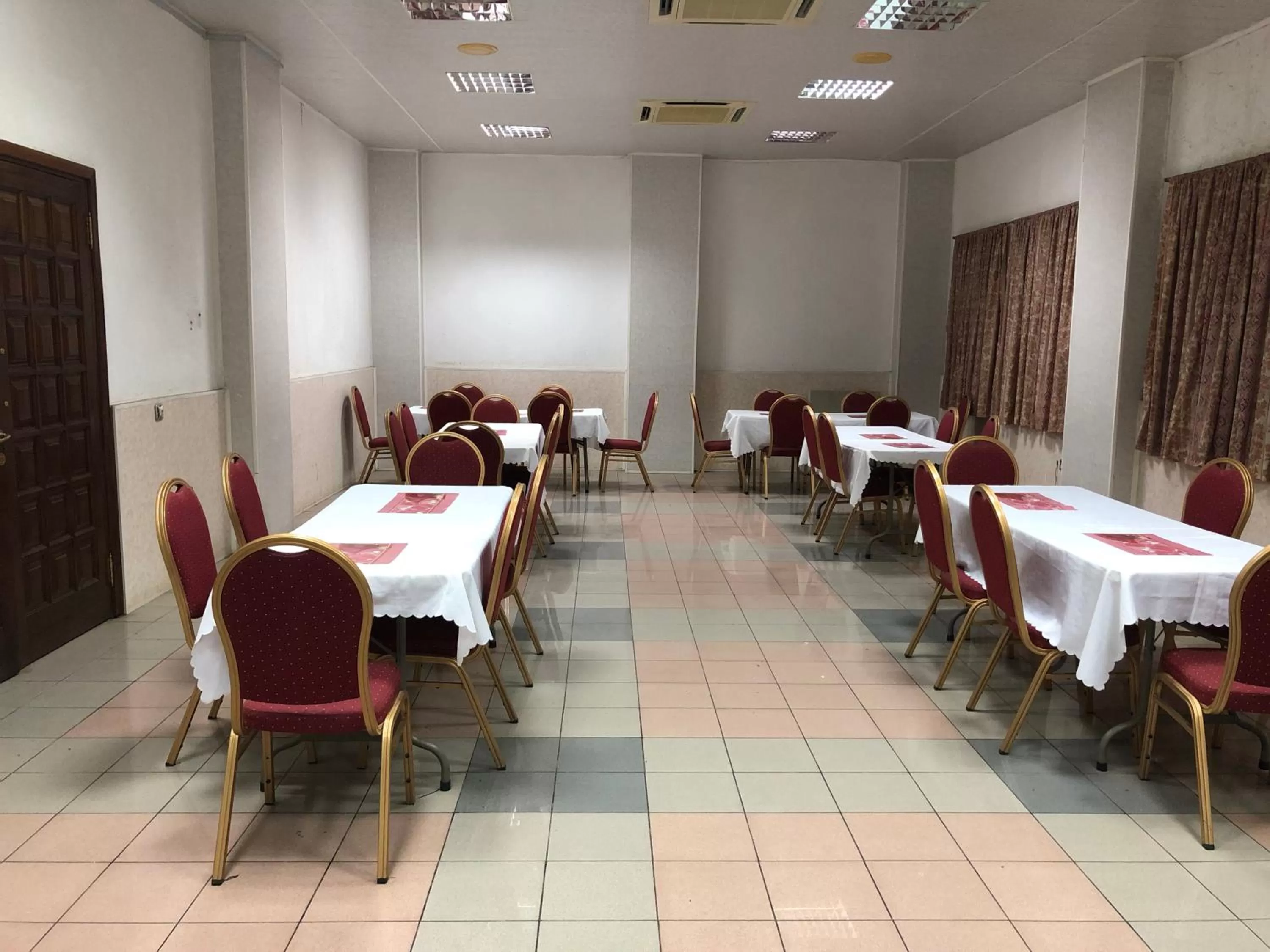 Restaurant/Places to Eat in Maple Leaf Korean Hotel