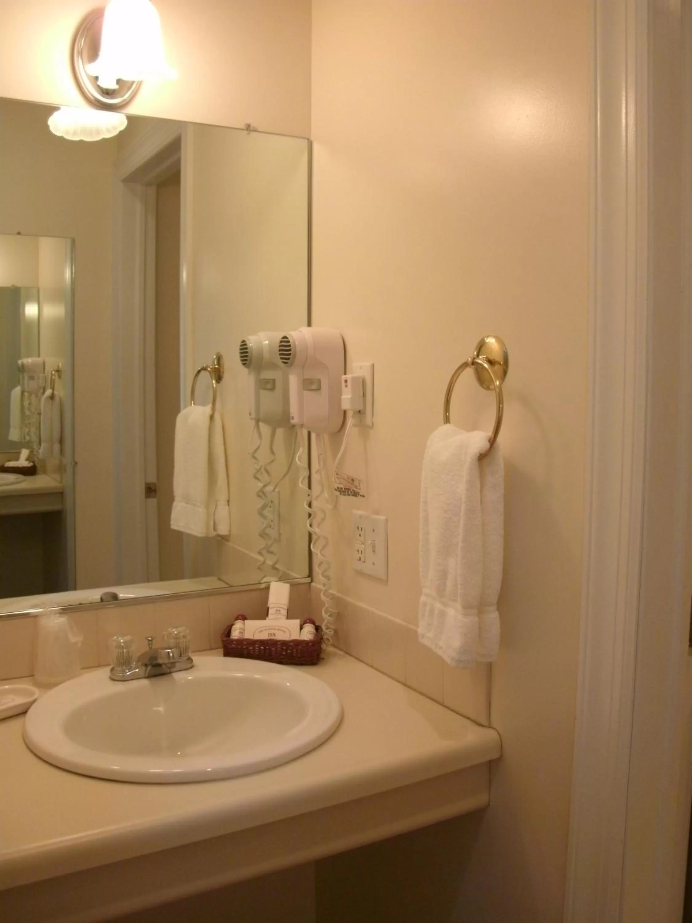 Bathroom in Stanton House Inn