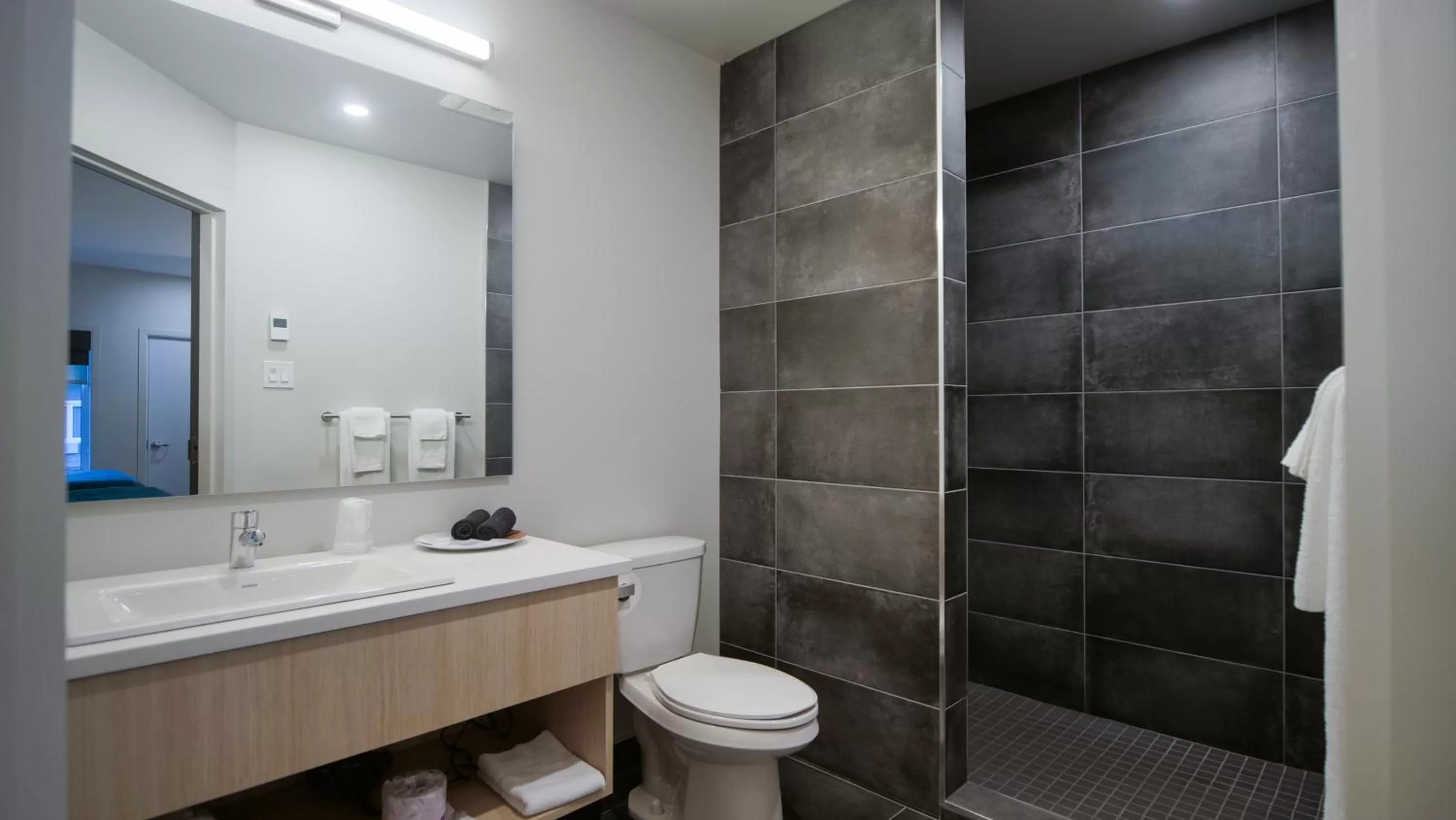 Bathroom in Motel L'Abri