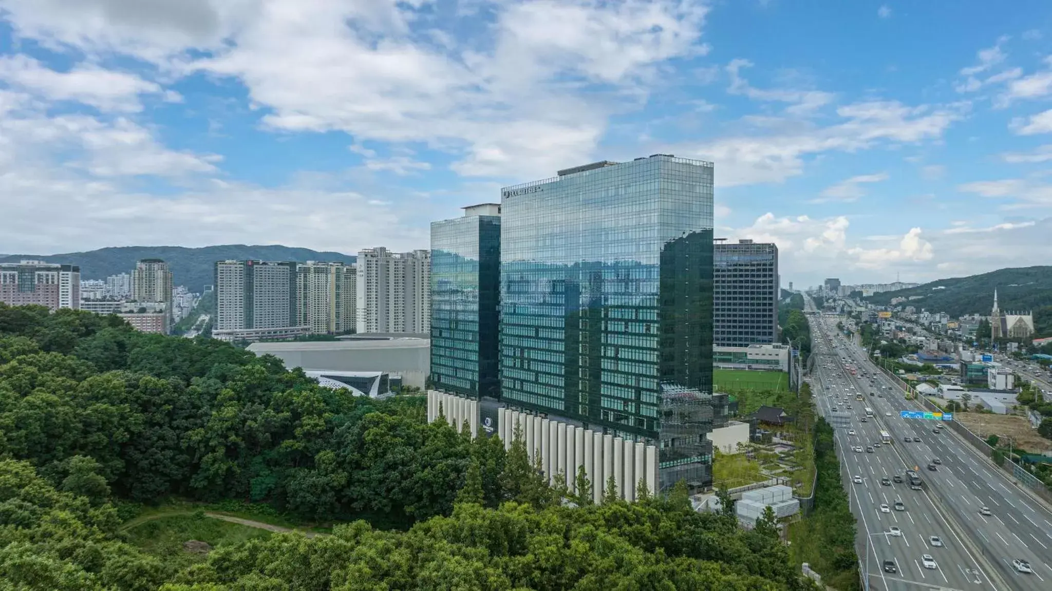 Property building in DoubleTree By Hilton Seoul Pangyo