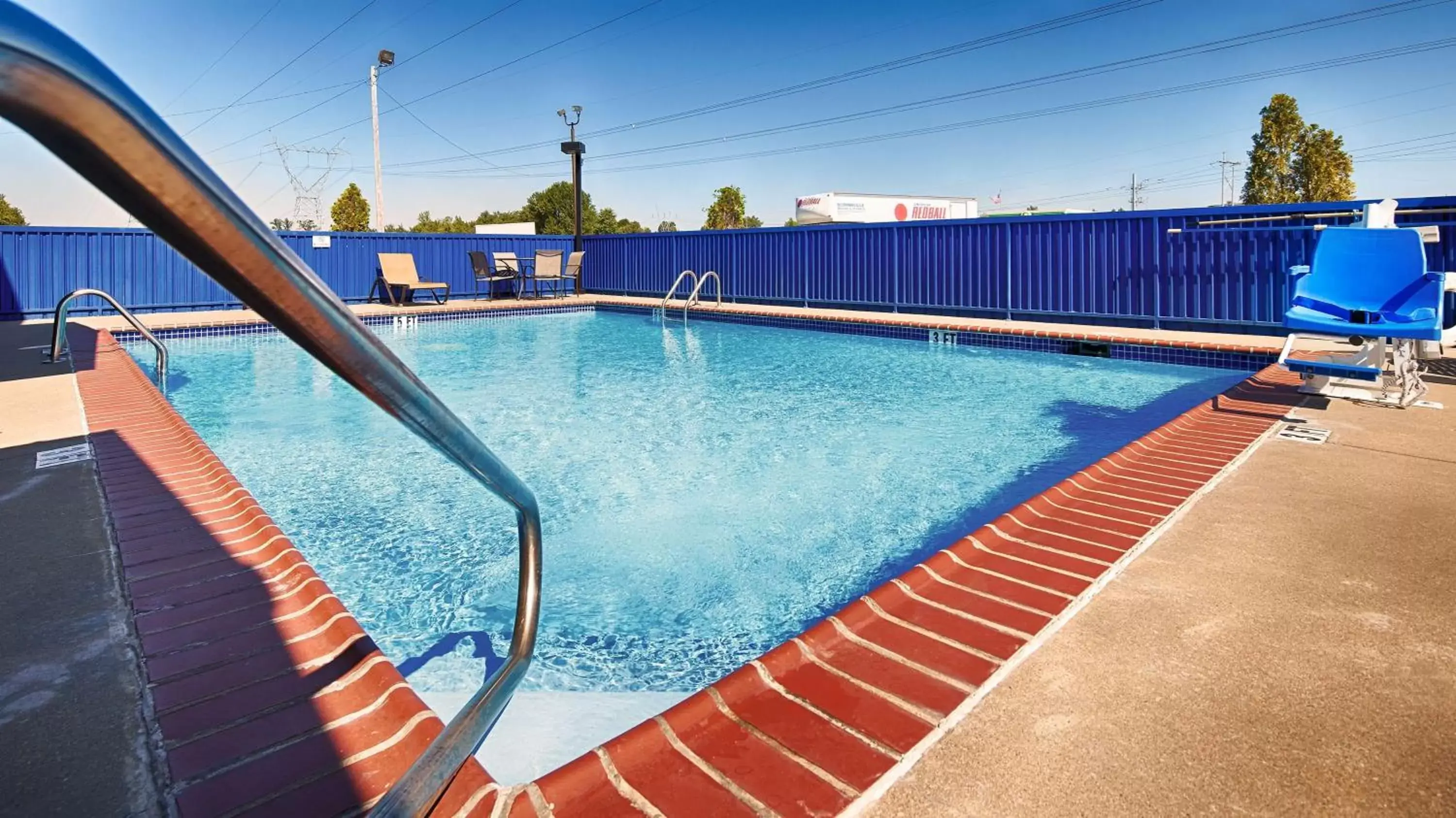 On site, Swimming Pool in Best Western Paducah Inn